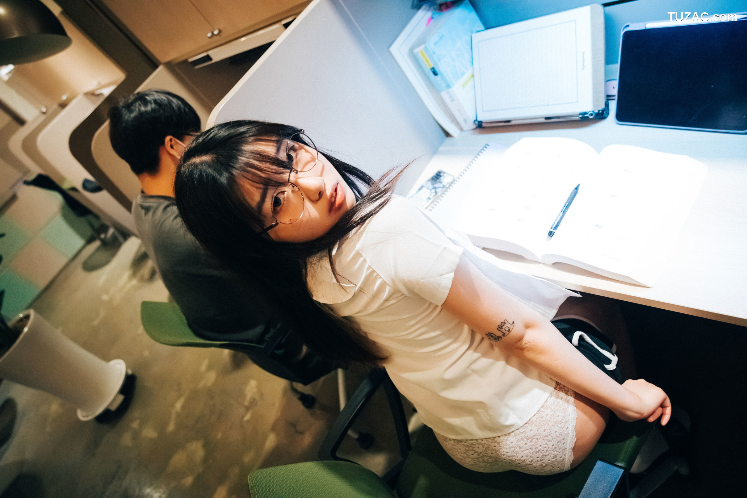 Sonson-손손-自习室-Reading-room-无圣光-Loozy