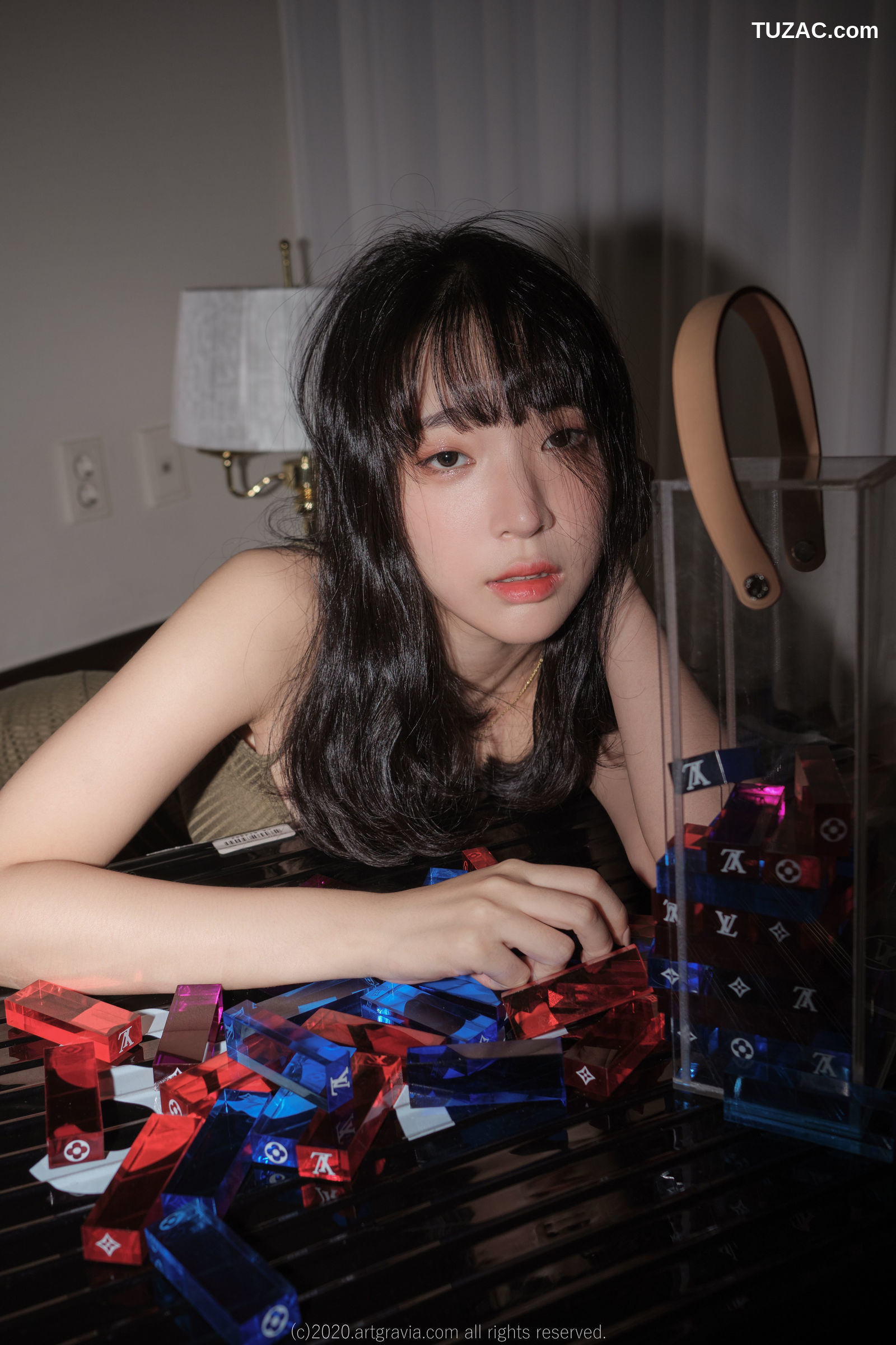 姜仁卿-ARTGRAVIA-190-巨乳吊带裙少女-Inkyung