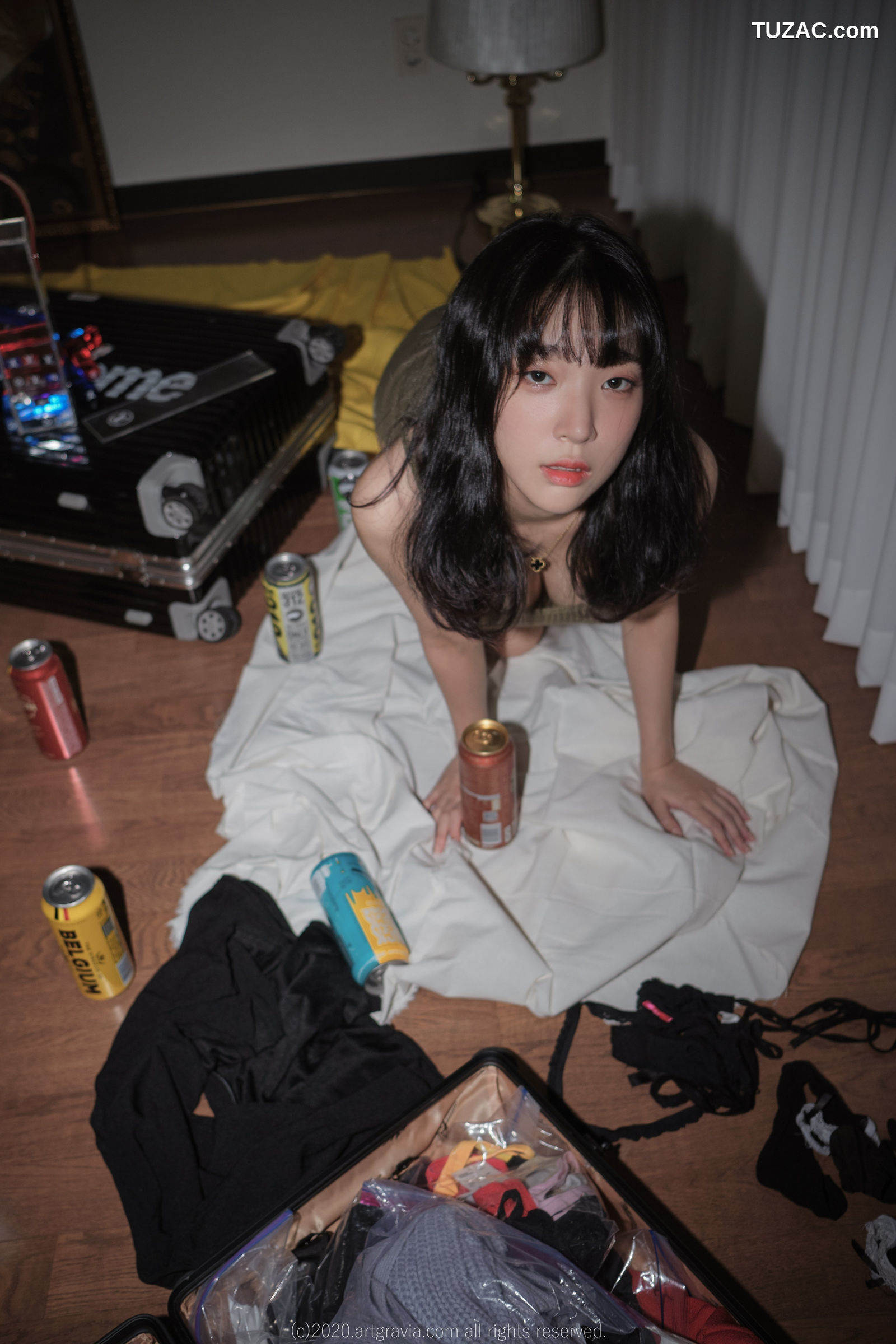 姜仁卿-ARTGRAVIA-190-巨乳吊带裙少女-Inkyung