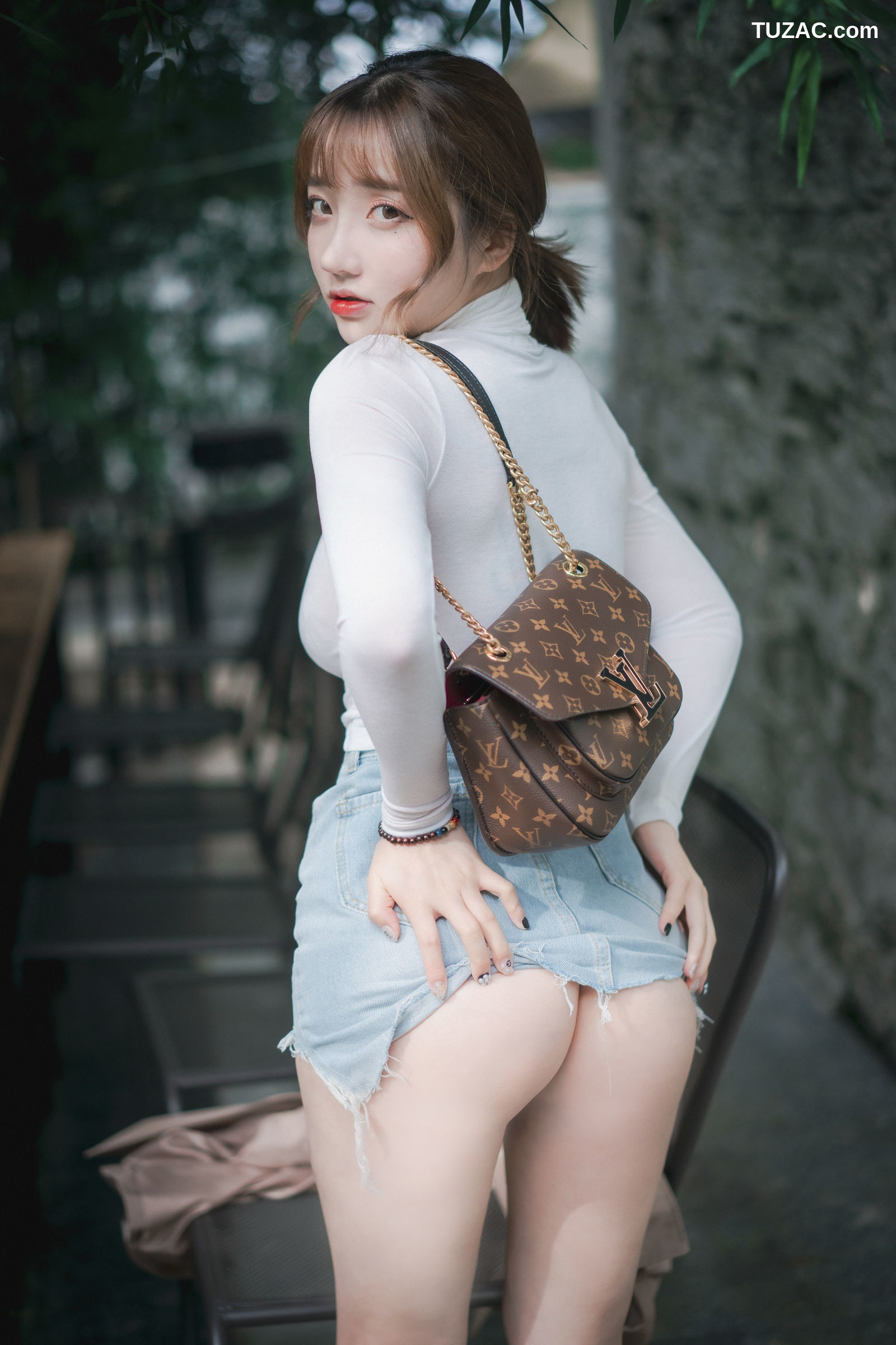 孙乐乐-Son-Ye-Eun-A-Snap-of-Intimacy-亲密的瞬间