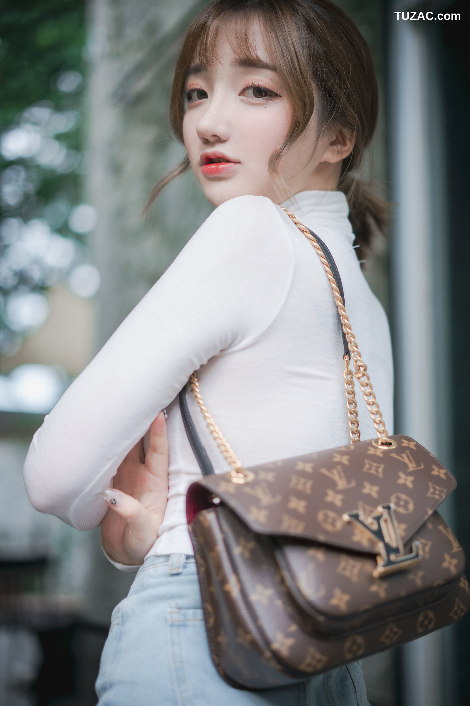 孙乐乐-Son-Ye-Eun-A-Snap-of-Intimacy-亲密的瞬间