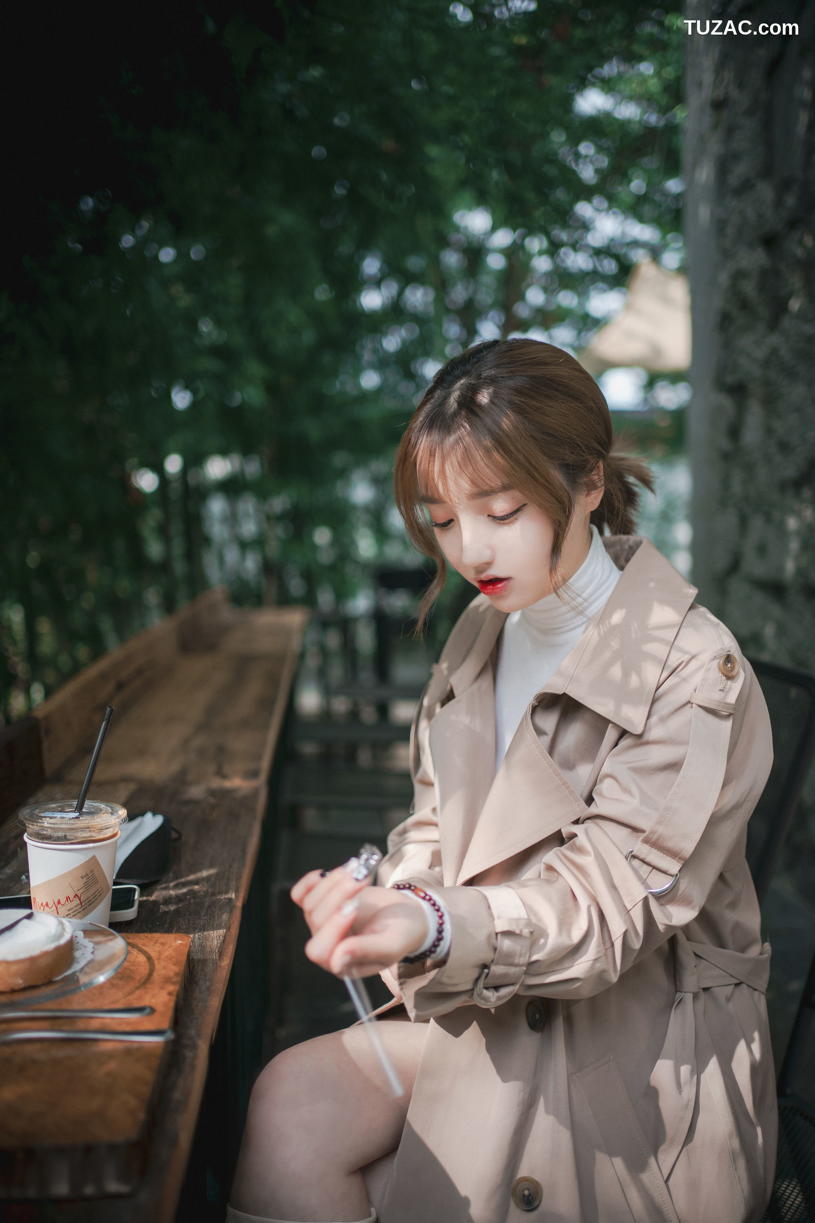 孙乐乐-Son-Ye-Eun-A-Snap-of-Intimacy-亲密的瞬间