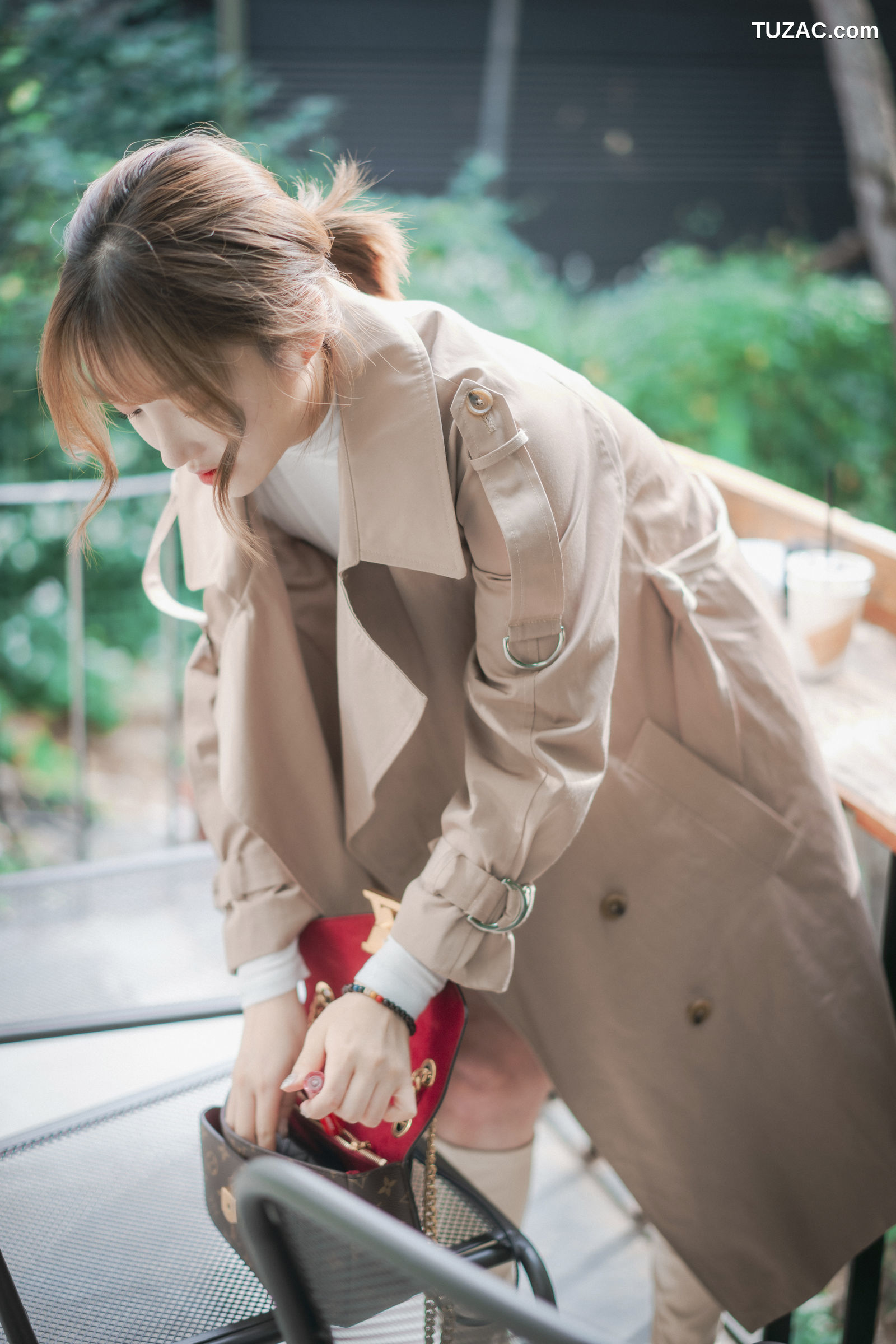 孙乐乐-Son-Ye-Eun-A-Snap-of-Intimacy-亲密的瞬间