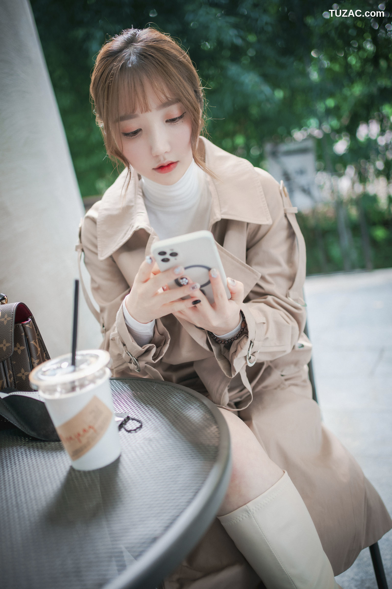 孙乐乐-Son-Ye-Eun-A-Snap-of-Intimacy-亲密的瞬间