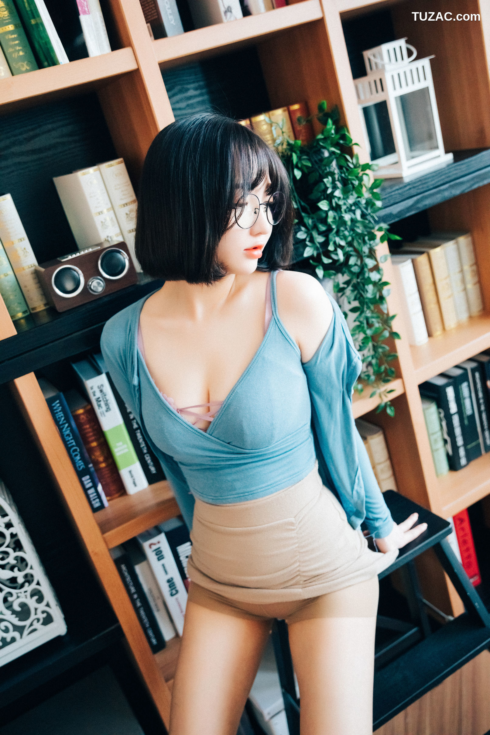 孙乐乐-Son-Ye-Eun-图书馆女孩-Librarian-Girl-[Loozy]
