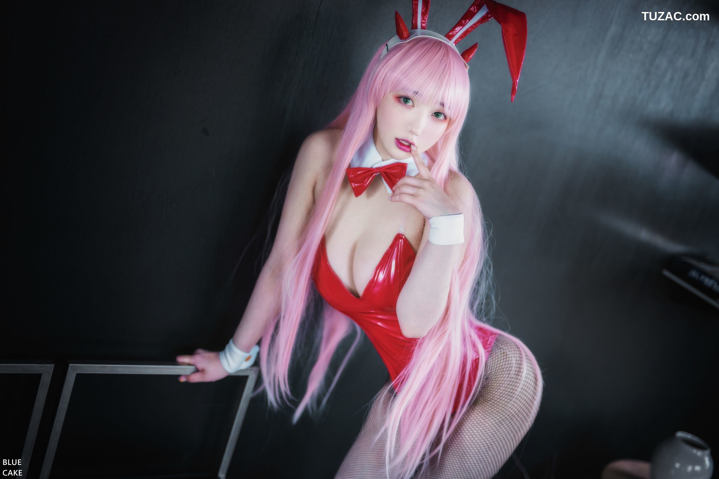 孙乐乐-Son-Ye-Eun-小恶魔红衣兔女郎-IN-THE-SEXXY-002