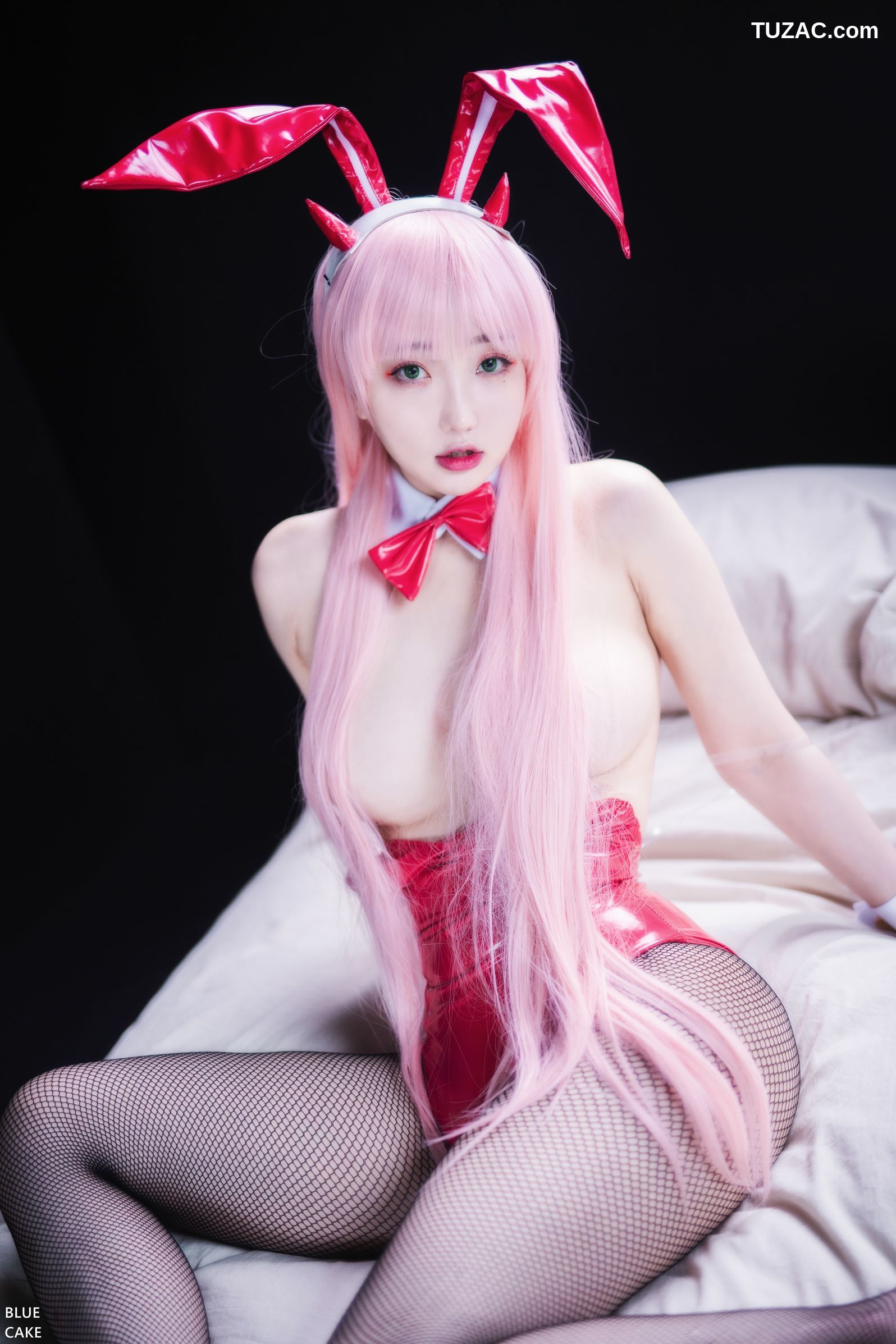 孙乐乐-Son-Ye-Eun-小恶魔红衣兔女郎-IN-THE-SEXXY-002