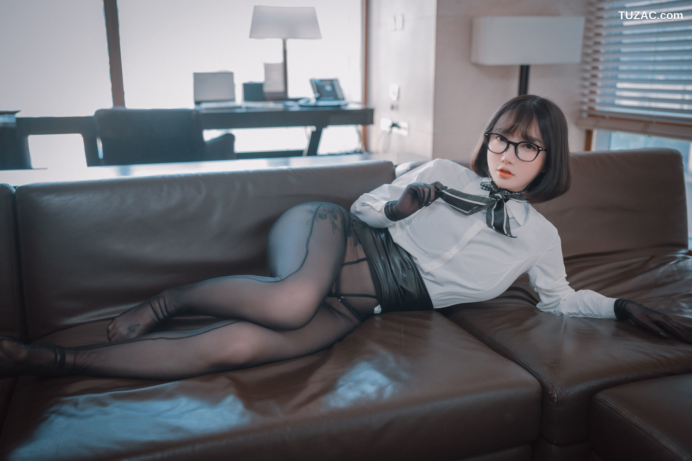 孙乐乐-Son-Ye-Eun-火辣女上司-Naughty-Supervisor-无圣光