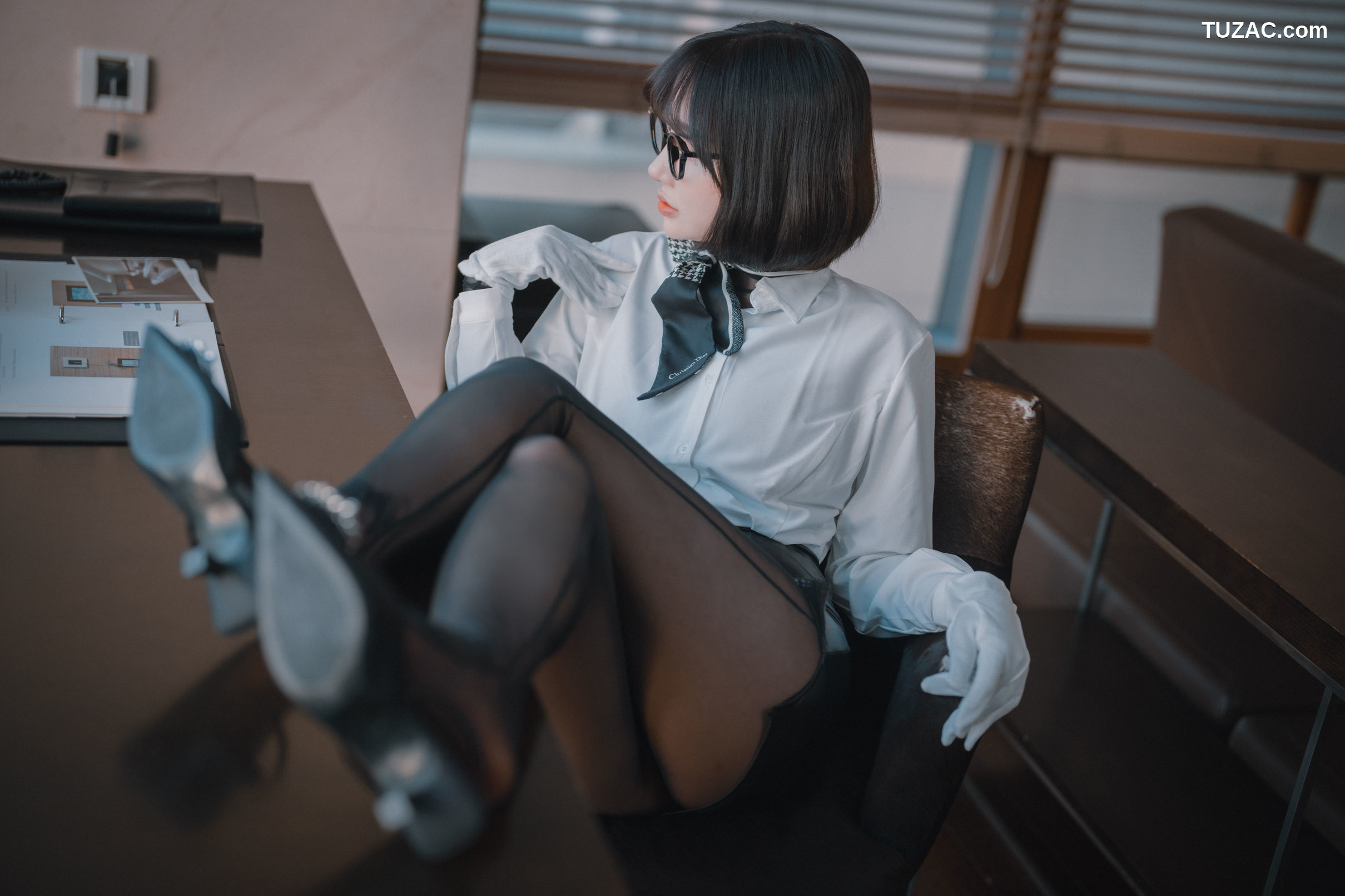 孙乐乐-Son-Ye-Eun-火辣女上司-Naughty-Supervisor-无圣光