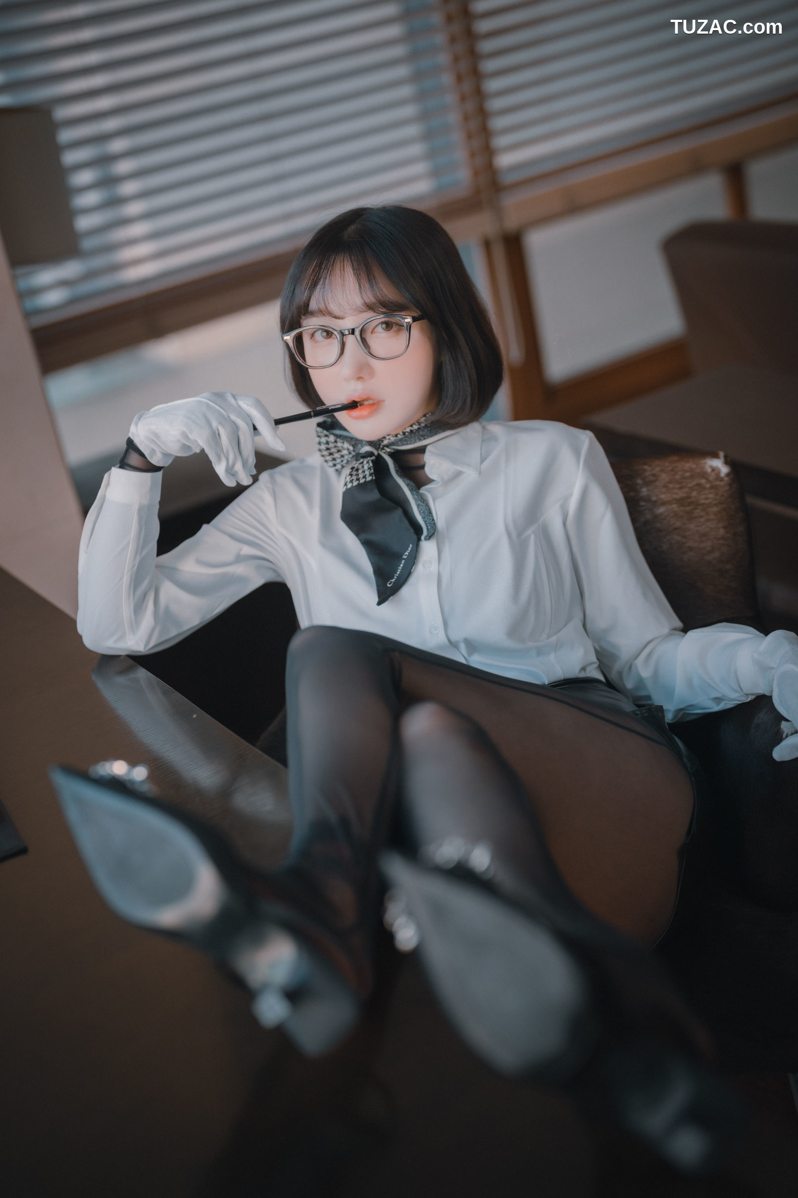 孙乐乐-Son-Ye-Eun-火辣女上司-Naughty-Supervisor-无圣光