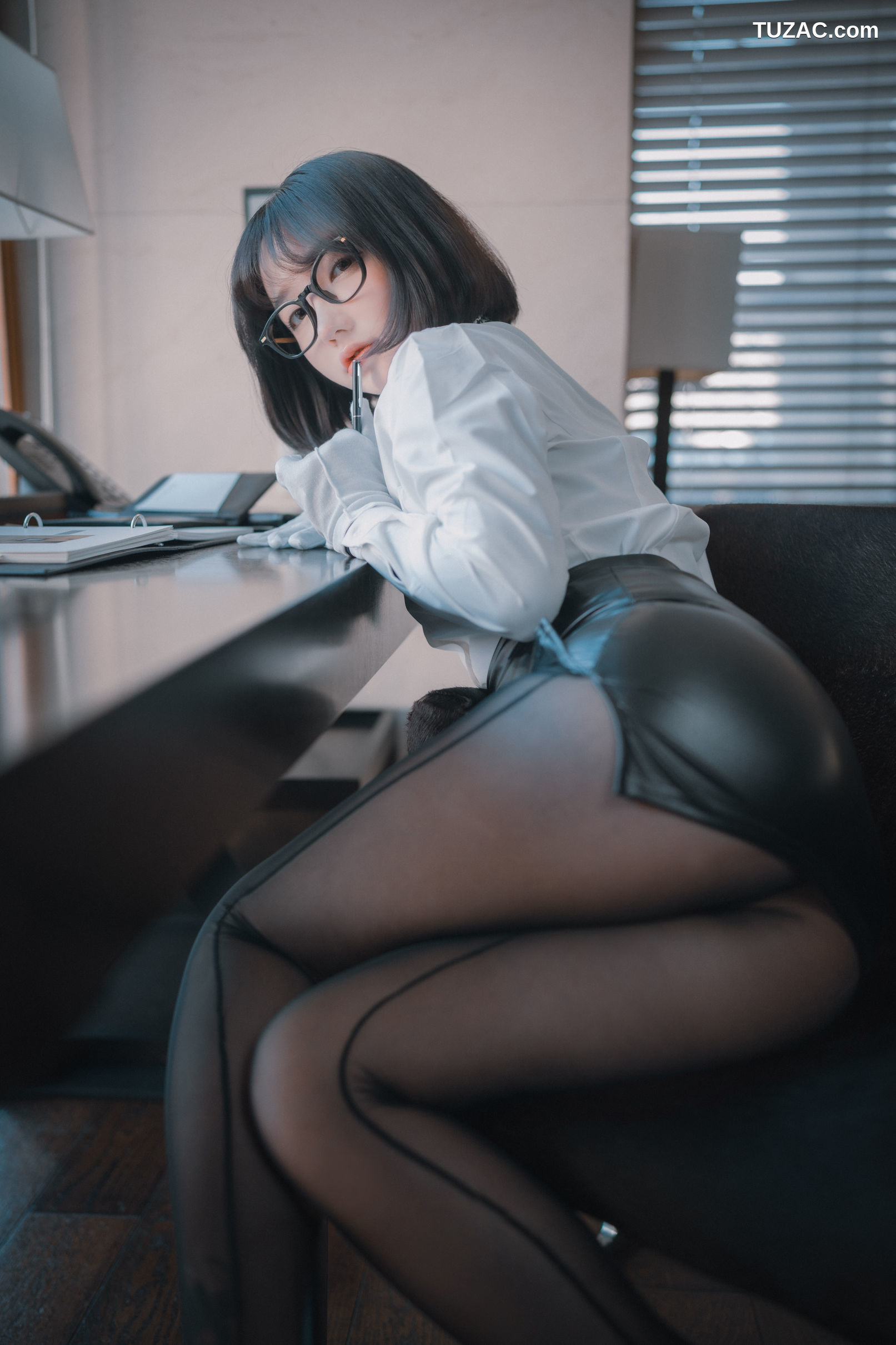 孙乐乐-Son-Ye-Eun-火辣女上司-Naughty-Supervisor-无圣光