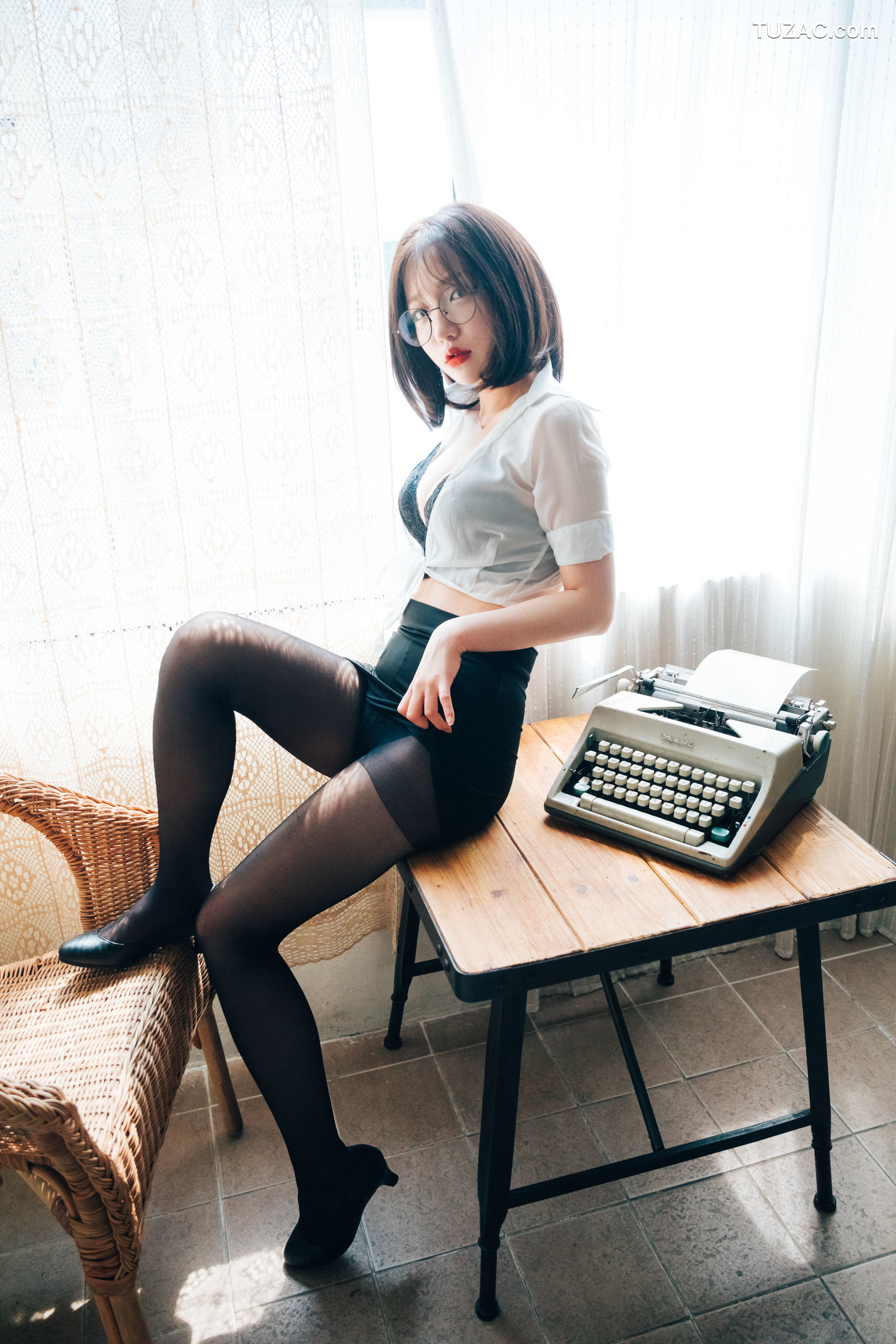 孙乐乐-Son-Ye-Eun-白领美女-Office-Girl-卷1