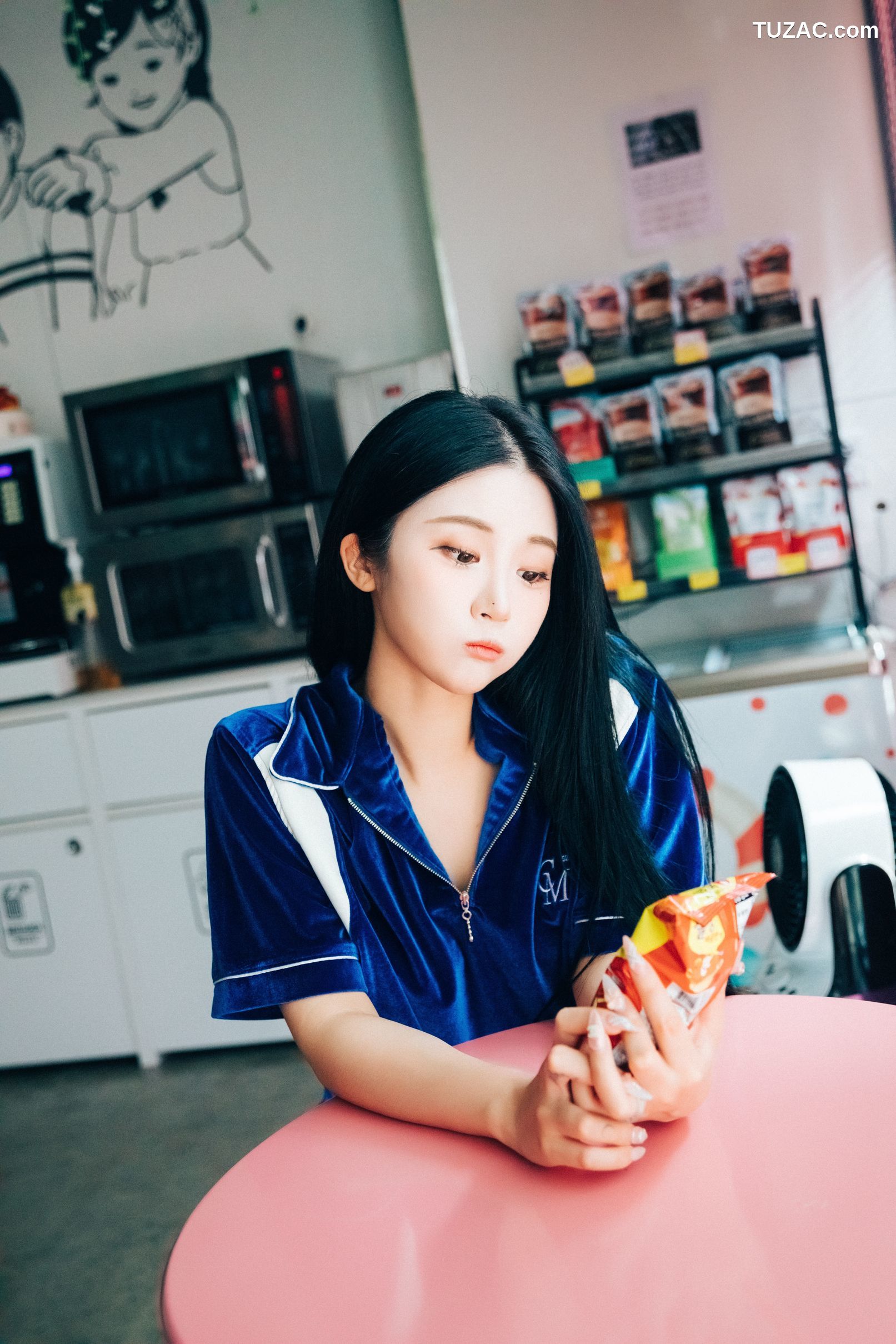 尹宝美-Bomi-便利店兼职-Part-Timer-Loozy