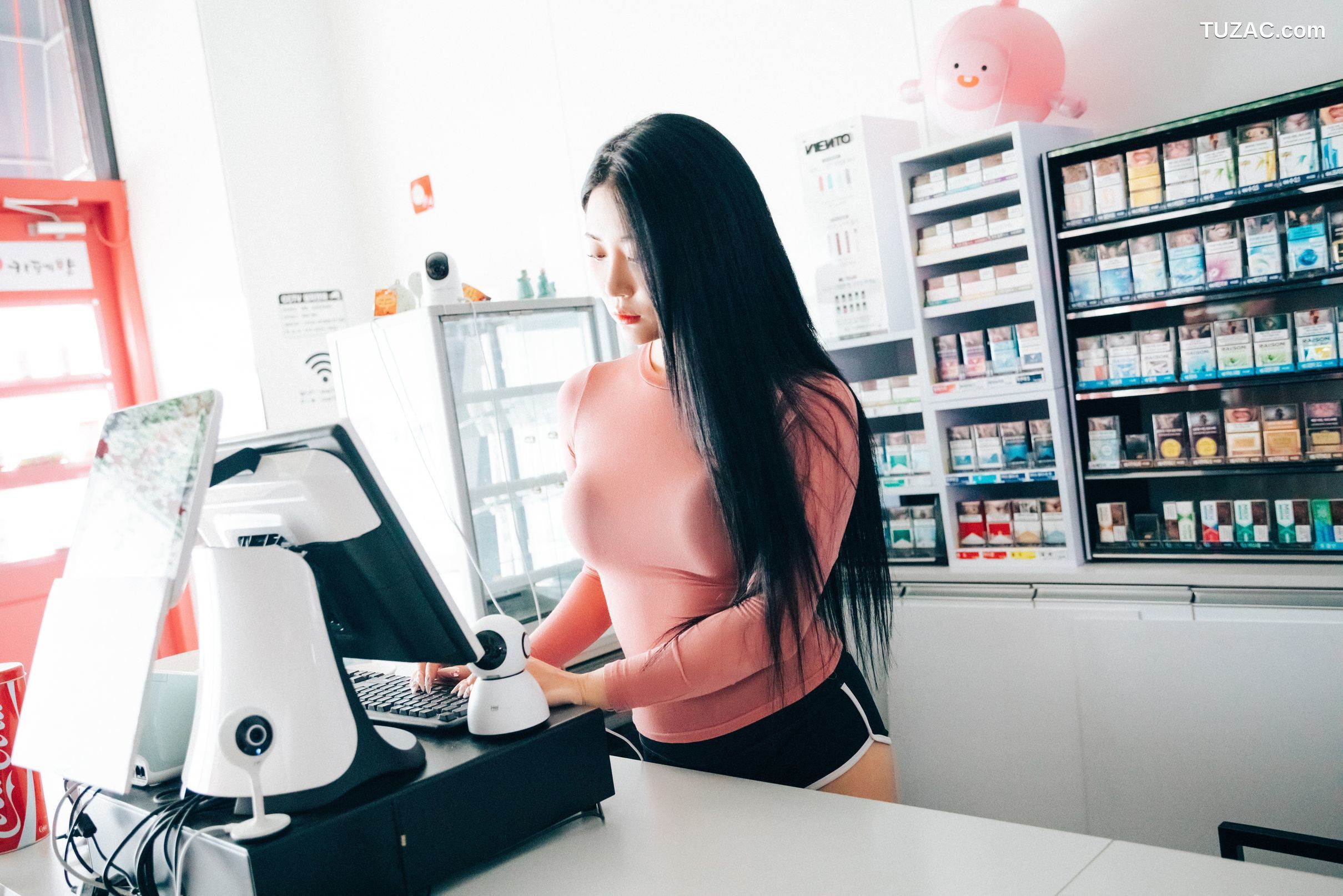 尹宝美-Bomi-便利店兼职-Part-Timer-Loozy