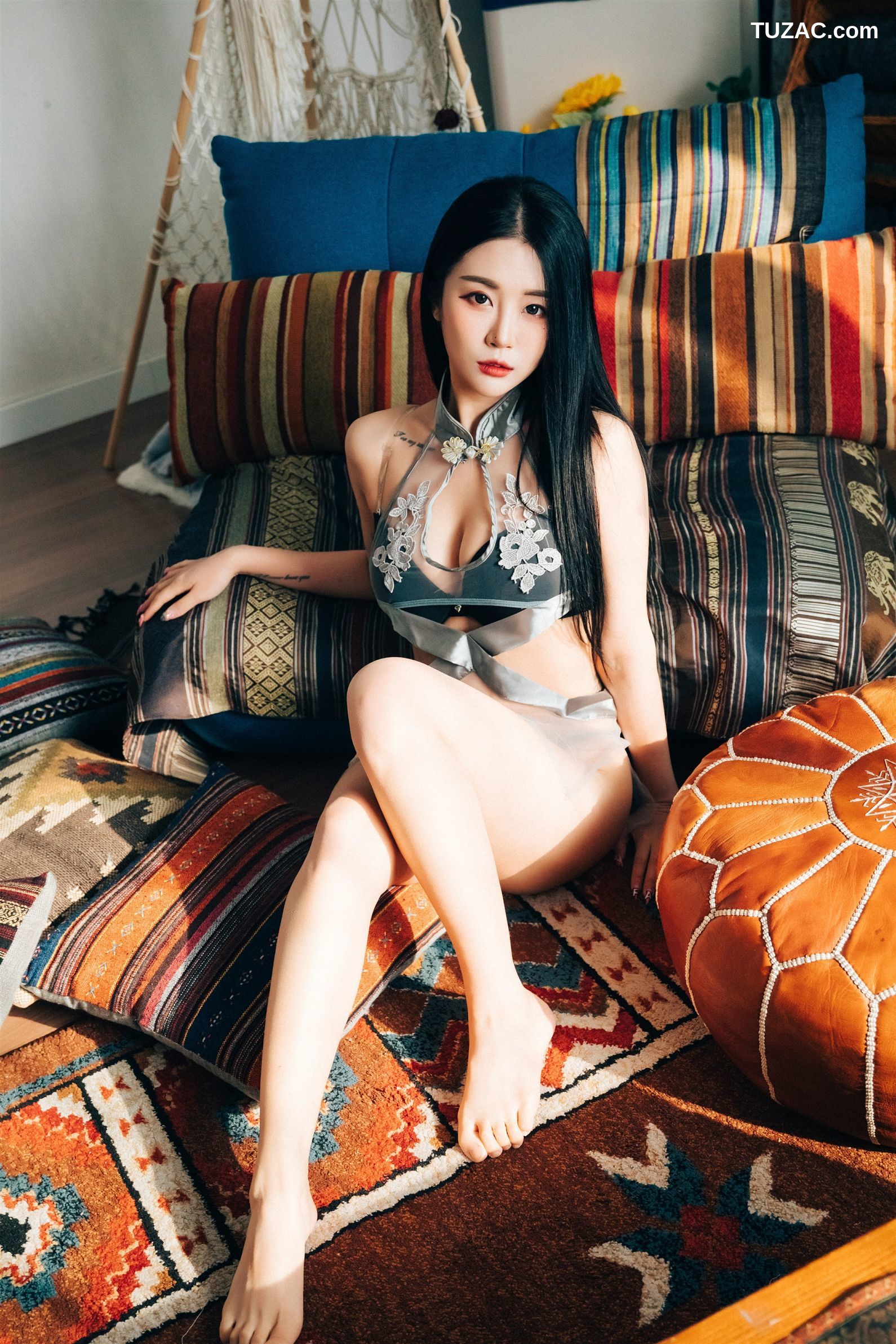 尹宝美-Bomi-假日-Holiday-Loozy