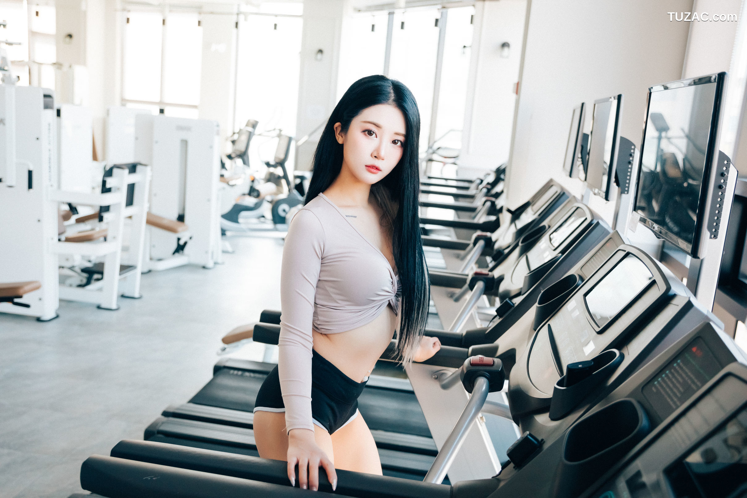 尹宝美-Bomi-健身馆美女-PT-Girl-Loozy