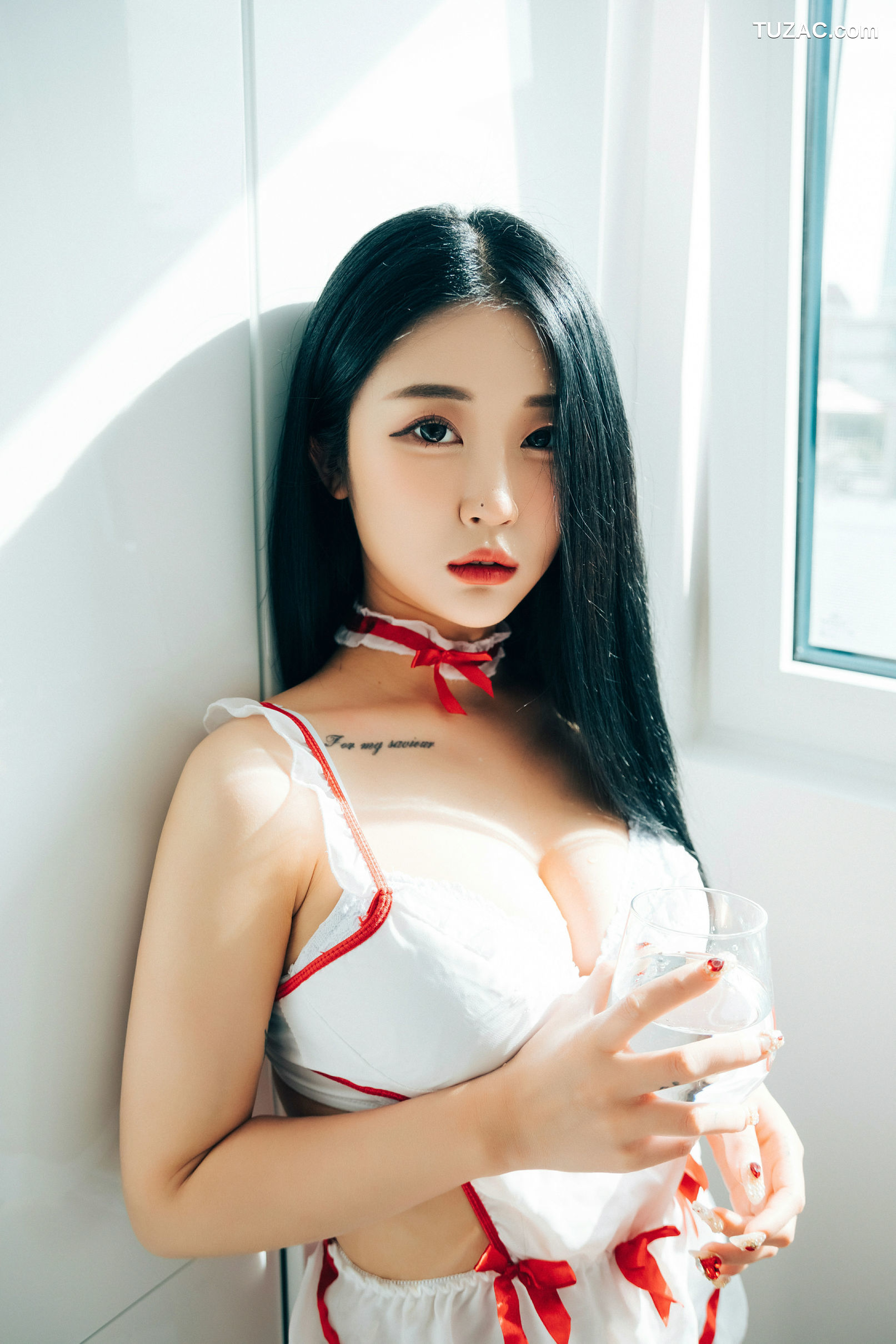 尹宝美-Bomi-某天-One-day-Loozy