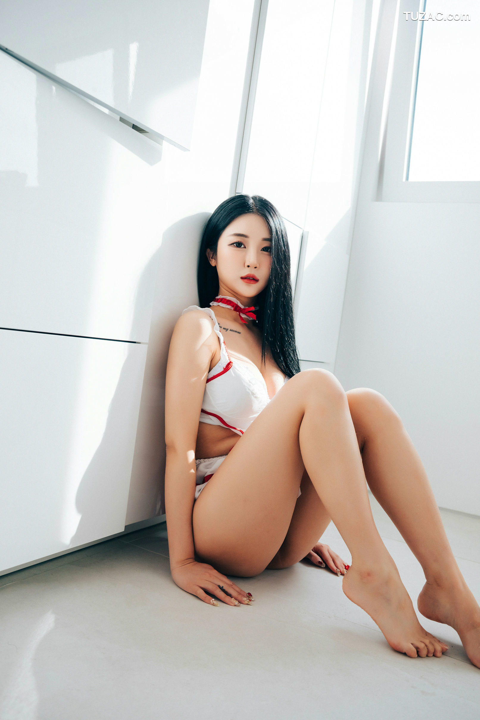 尹宝美-Bomi-某天-One-day-Loozy