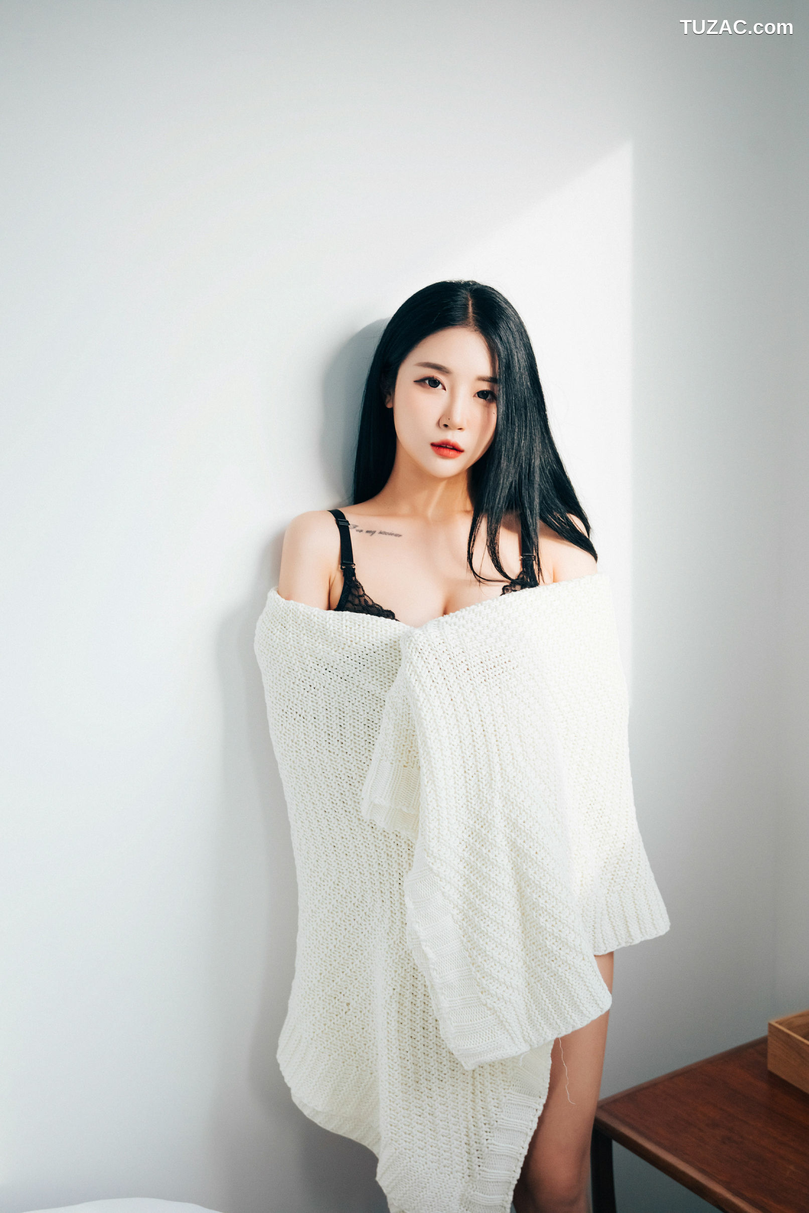 尹宝美-Bomi-某天-One-day-Loozy