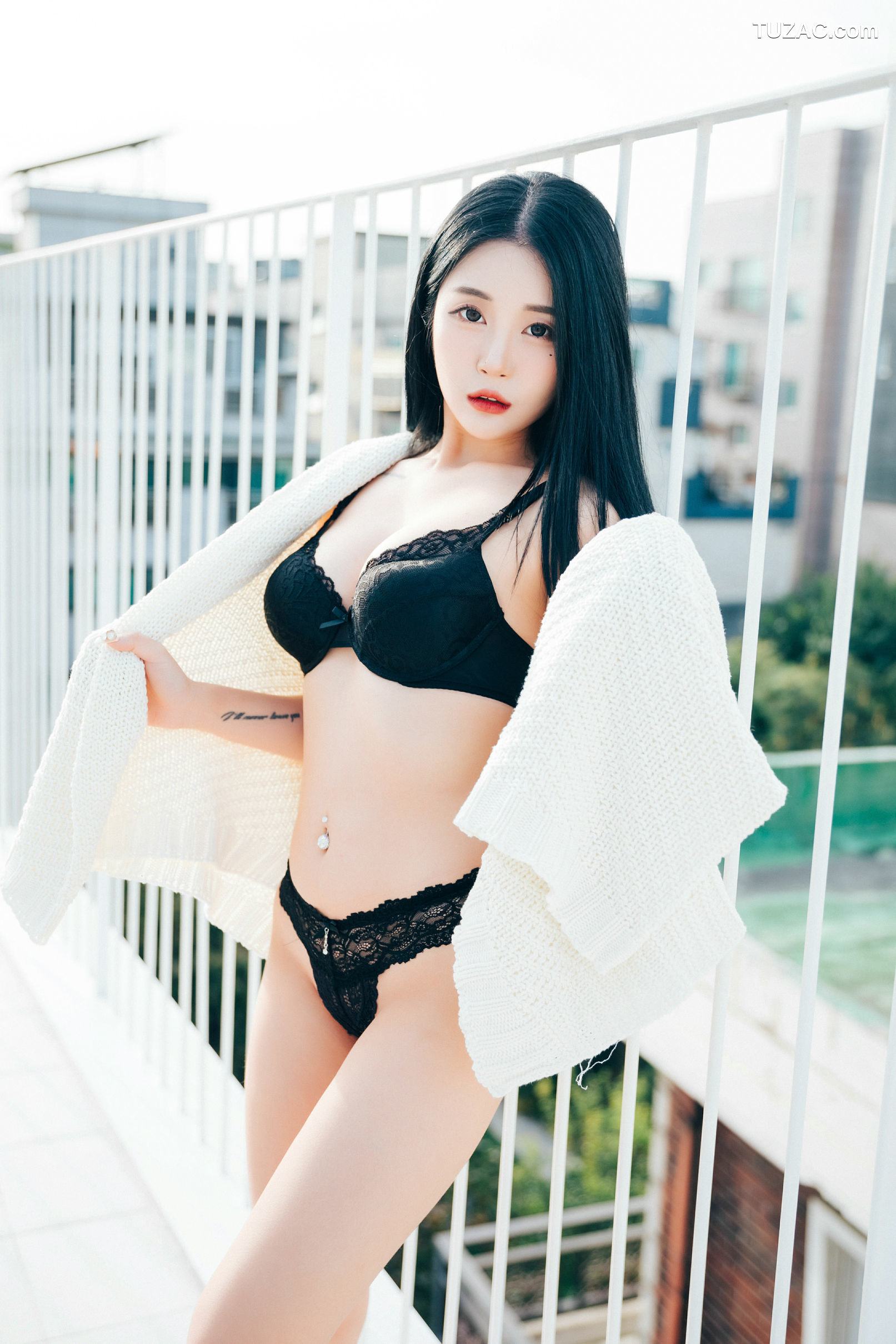 尹宝美-Bomi-某天-One-day-Loozy