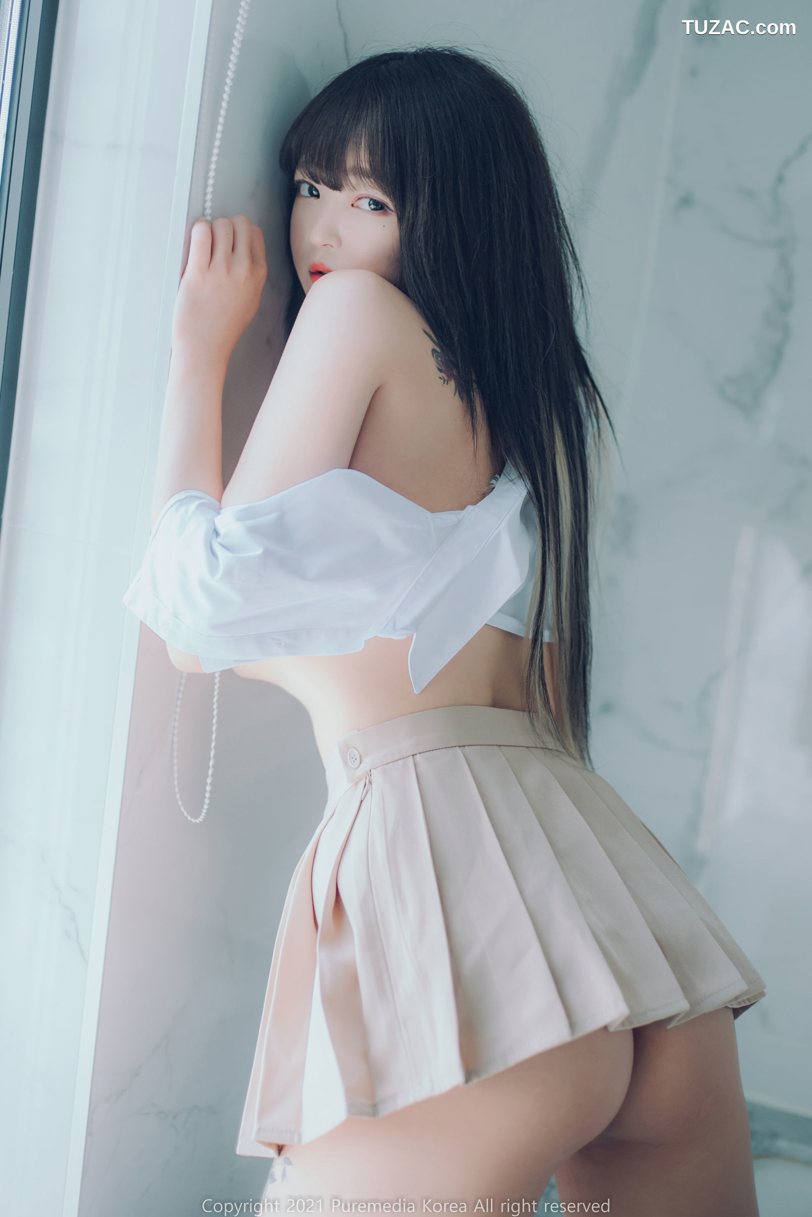 韩国美女-Aram-亚兰-玩弄草莓冰棒-Pure-Media-Vol.082