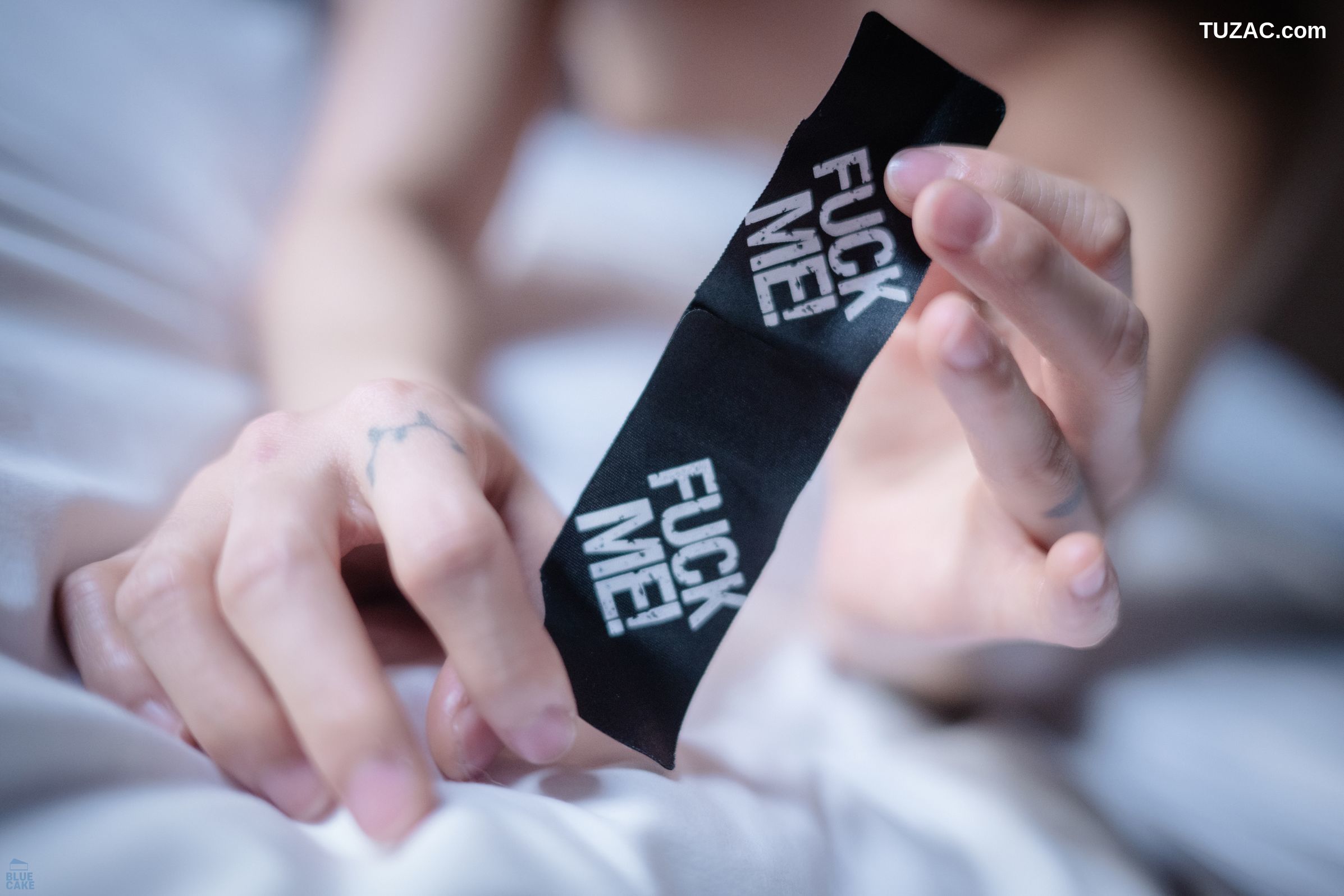 韩国美女-Booty-Queen-胶带遮点-BlueCake