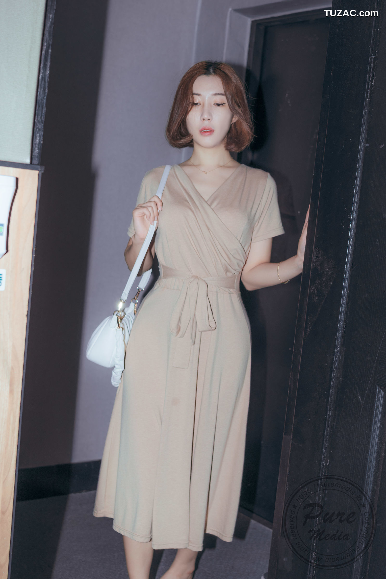 韩国美女-Dohee-肉色连衣裙灰丝裸露-Pure-Media-280