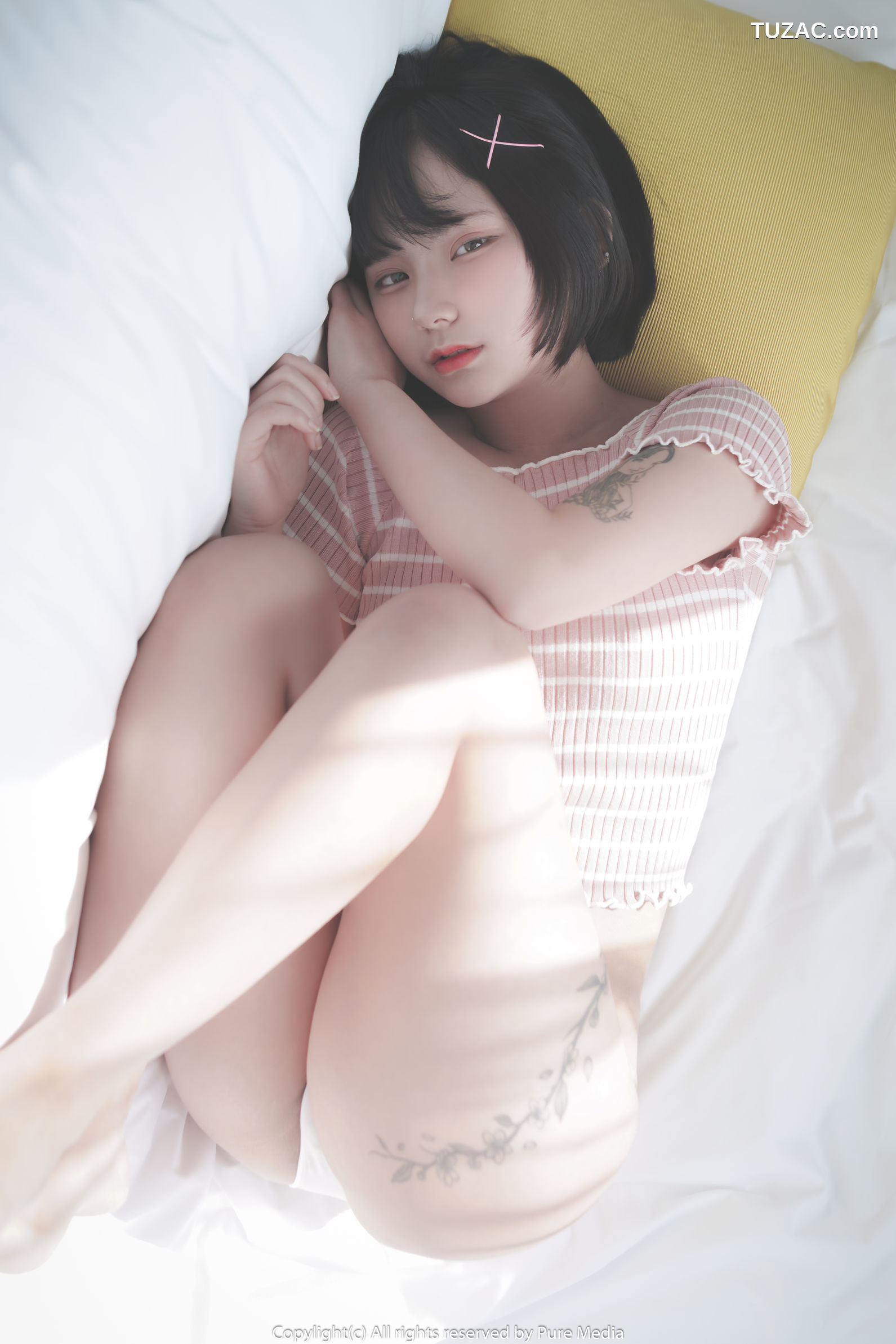 韩国美女-Hizzy-粉色和黄色短T恤-Pure-Media-Vol.046