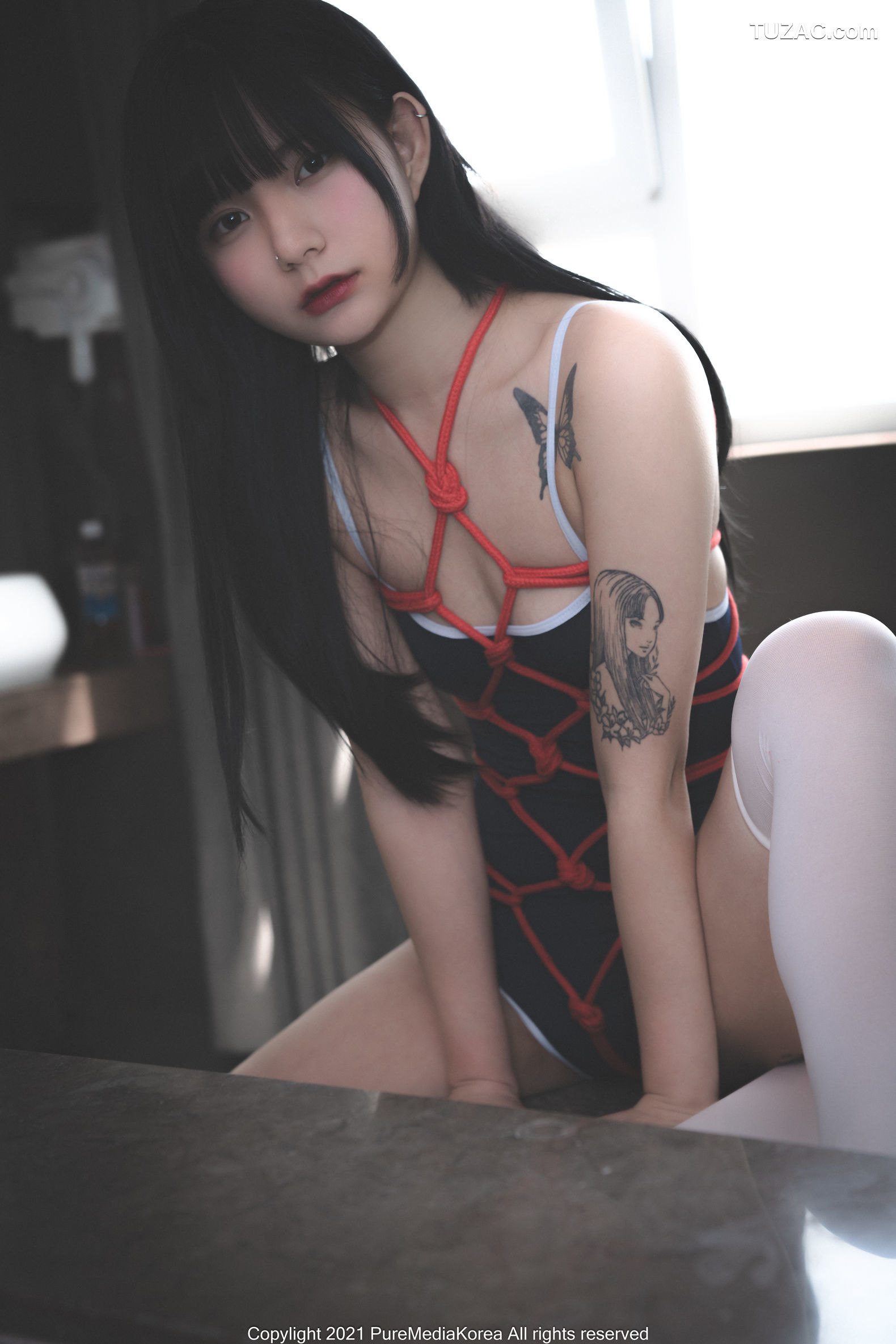 韩国美女-Hizzy-黑色透视情趣学生裙装红绳捆绑-Pure-Media-Vol.073