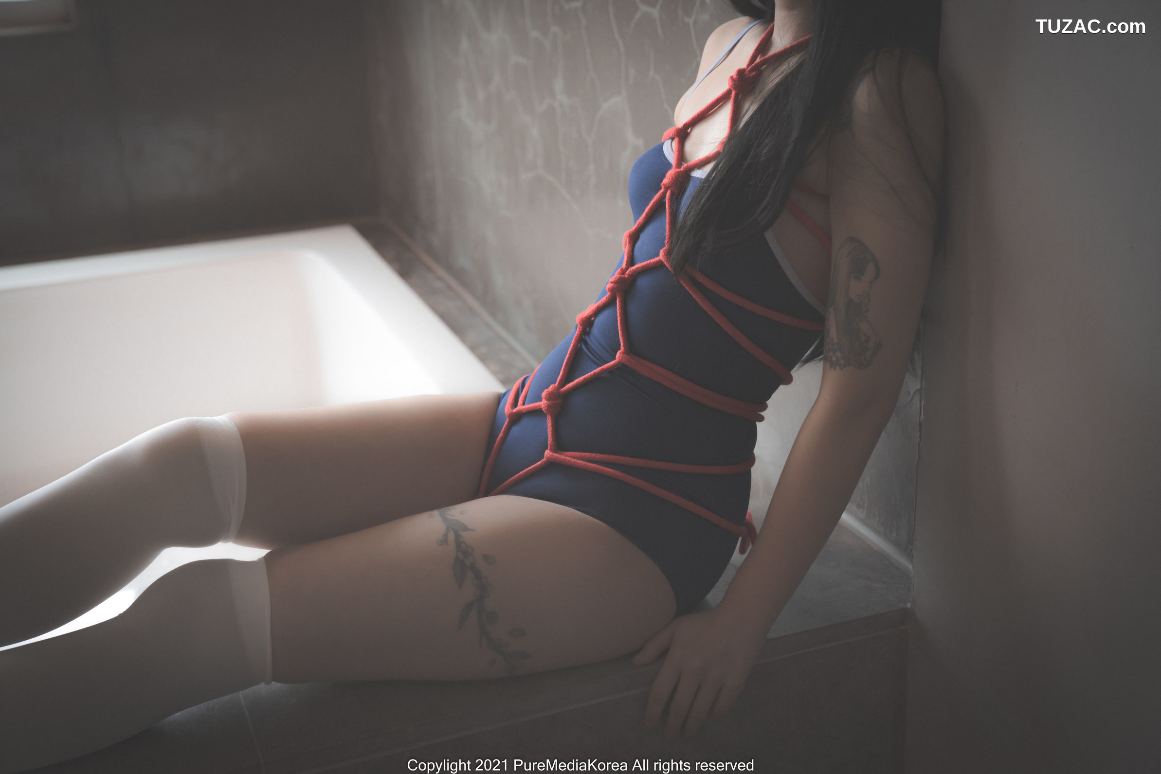 韩国美女-Hizzy-黑色透视情趣学生裙装红绳捆绑-Pure-Media-Vol.073