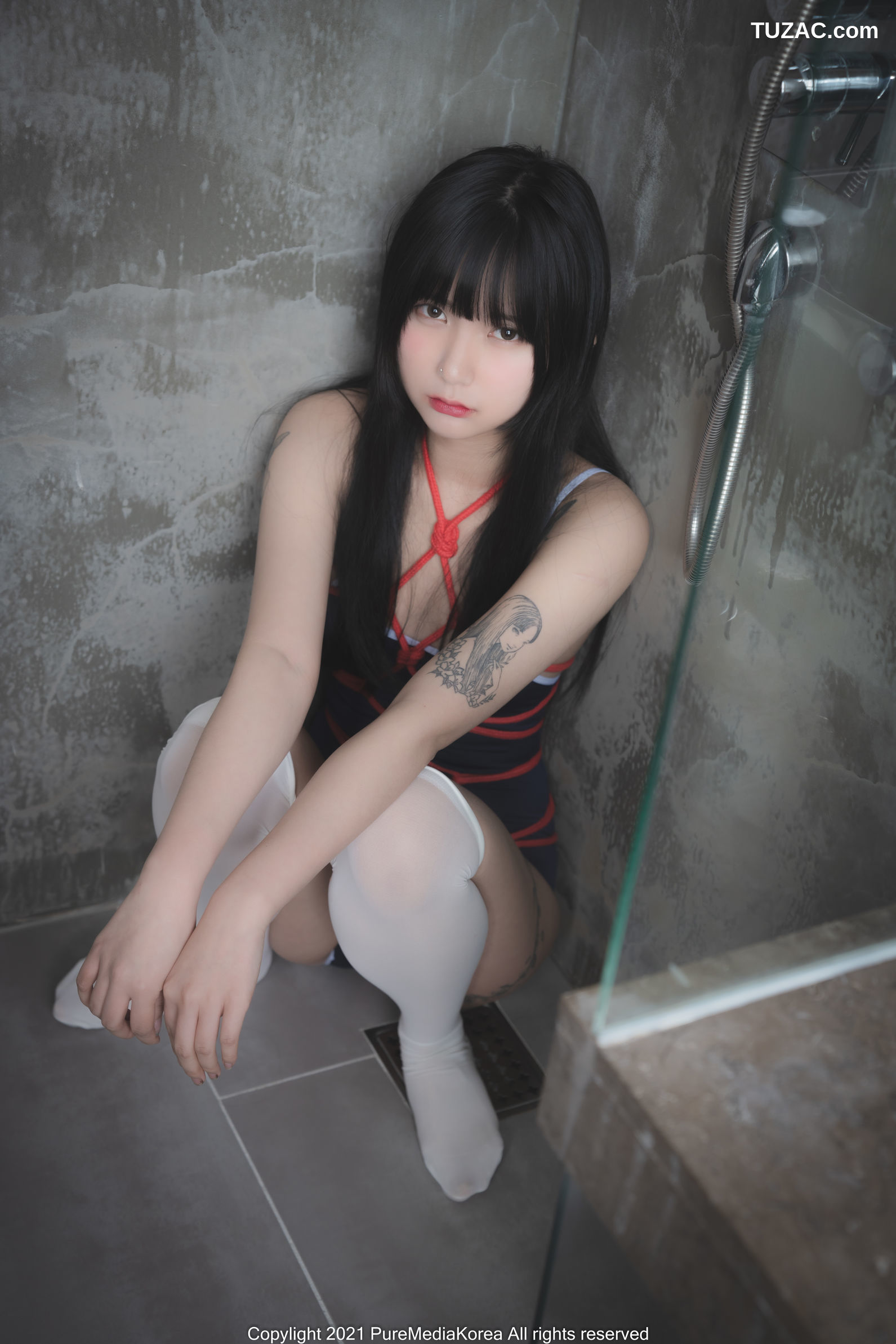 韩国美女-Hizzy-黑色透视情趣学生裙装红绳捆绑-Pure-Media-Vol.073