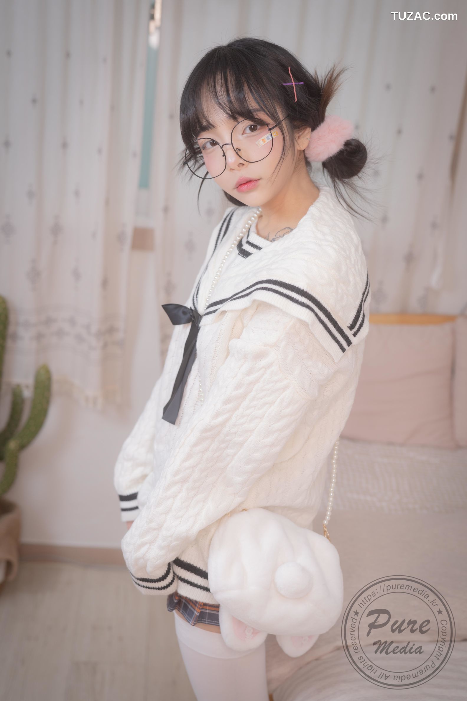 韩国美女-Jelly-被困在房间的女孩-Girl-Trapped-in-a-Rooftop-Room-Pure-Media-Vol.276