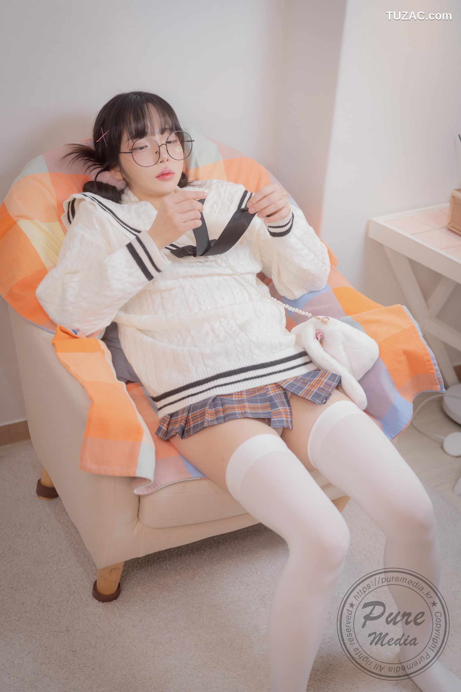 韩国美女-Jelly-被困在房间的女孩-Girl-Trapped-in-a-Rooftop-Room-Pure-Media-Vol.276