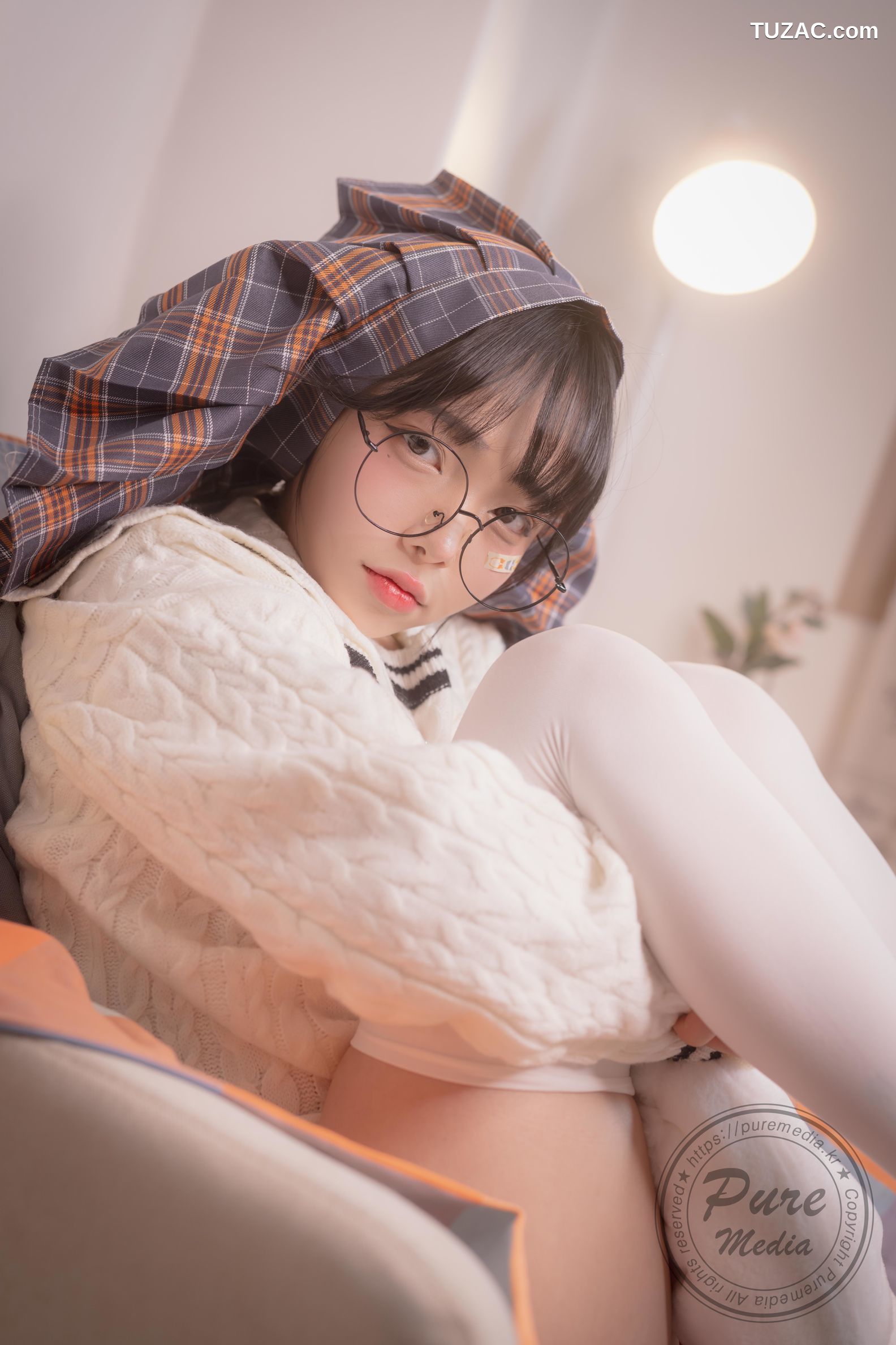 韩国美女-Jelly-被困在房间的女孩-Girl-Trapped-in-a-Rooftop-Room-Pure-Media-Vol.276