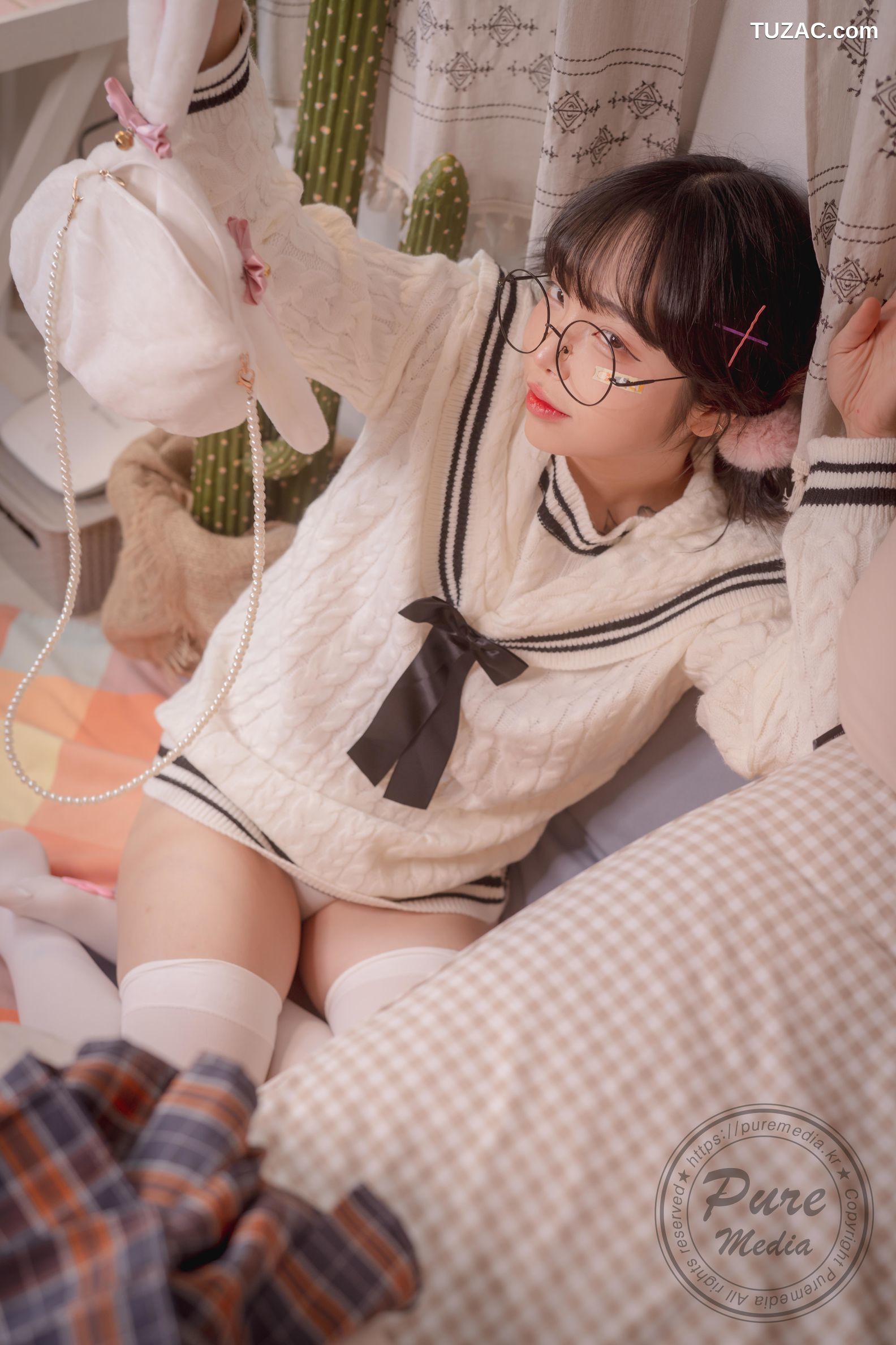 韩国美女-Jelly-被困在房间的女孩-Girl-Trapped-in-a-Rooftop-Room-Pure-Media-Vol.276