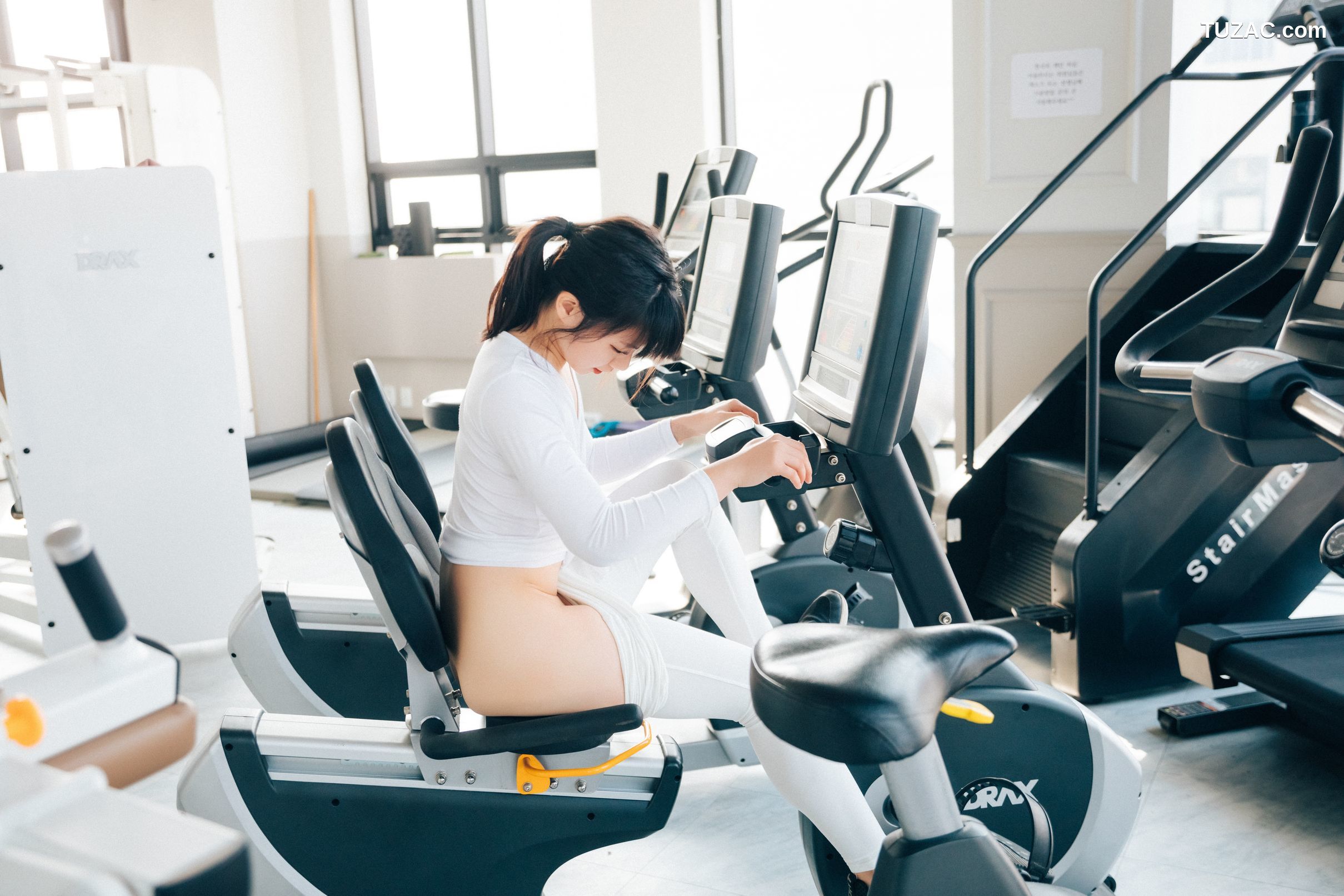韩国美女-Kissme-脱衣健身-Strip-Fitness-无圣光-Loozy
