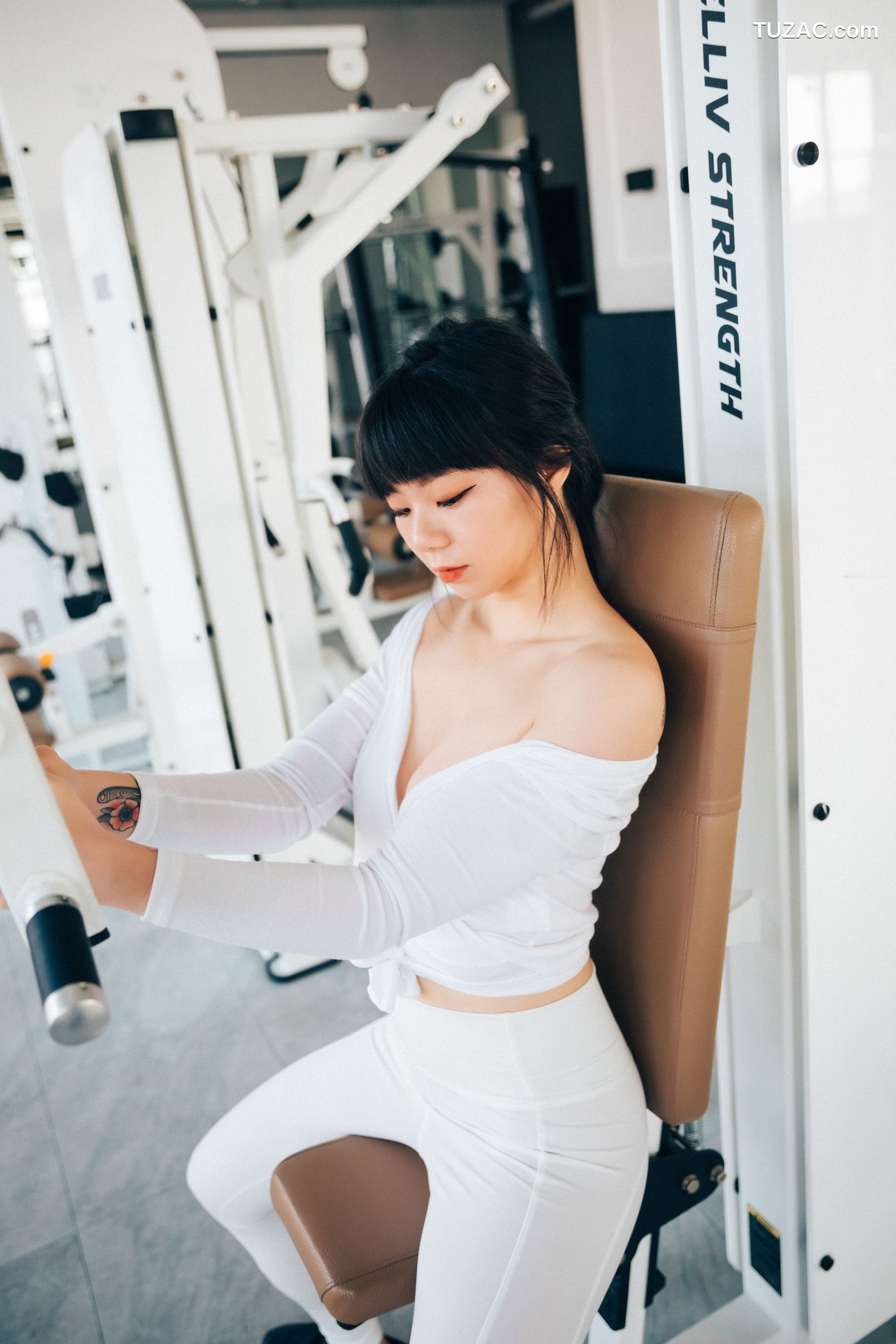韩国美女-Kissme-脱衣健身-Strip-Fitness-无圣光-Loozy