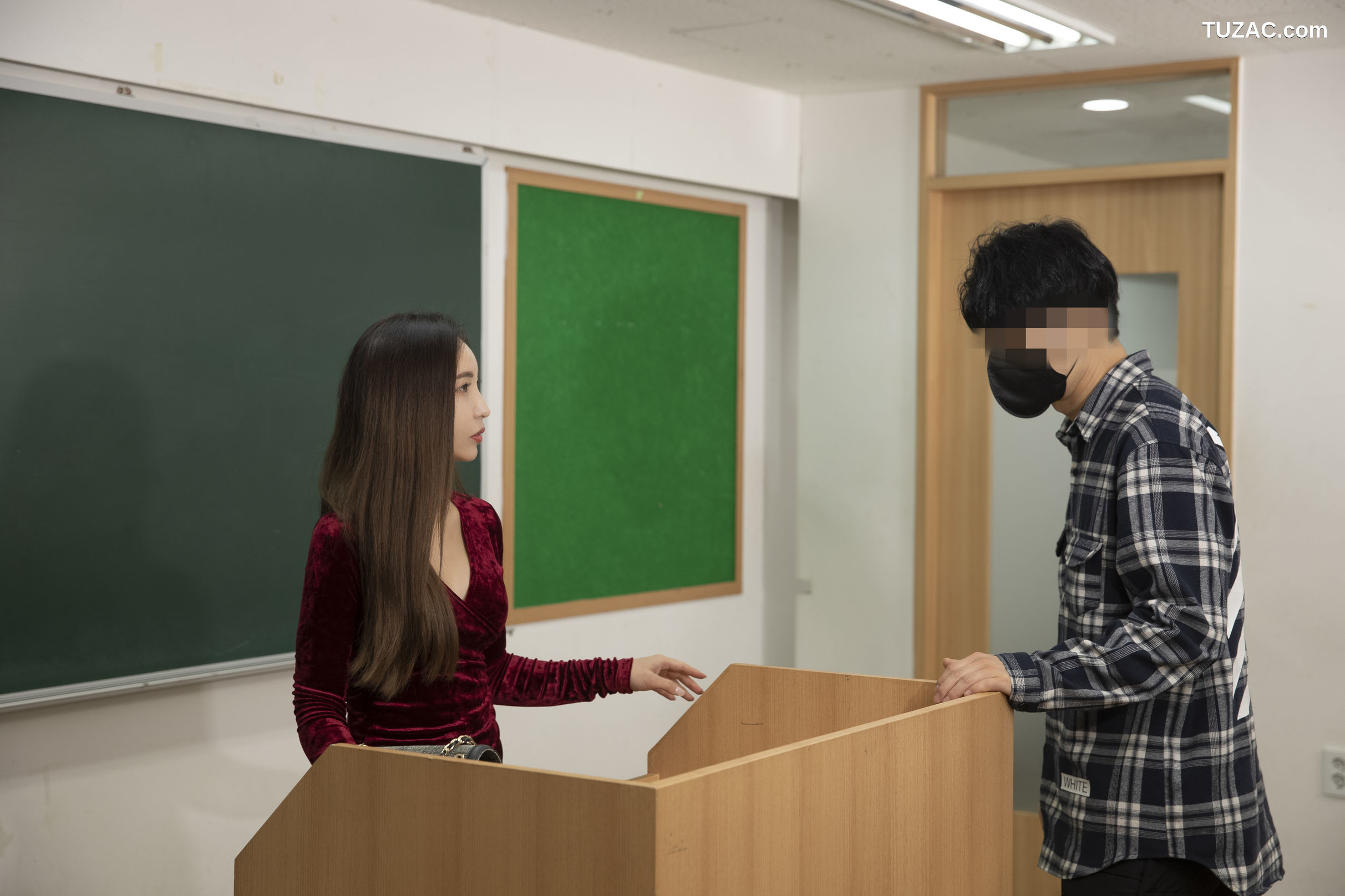 韩国美女-LeeHa-挑逗美女教师-黑丝爆乳-Teased-Teacher-BUNNY