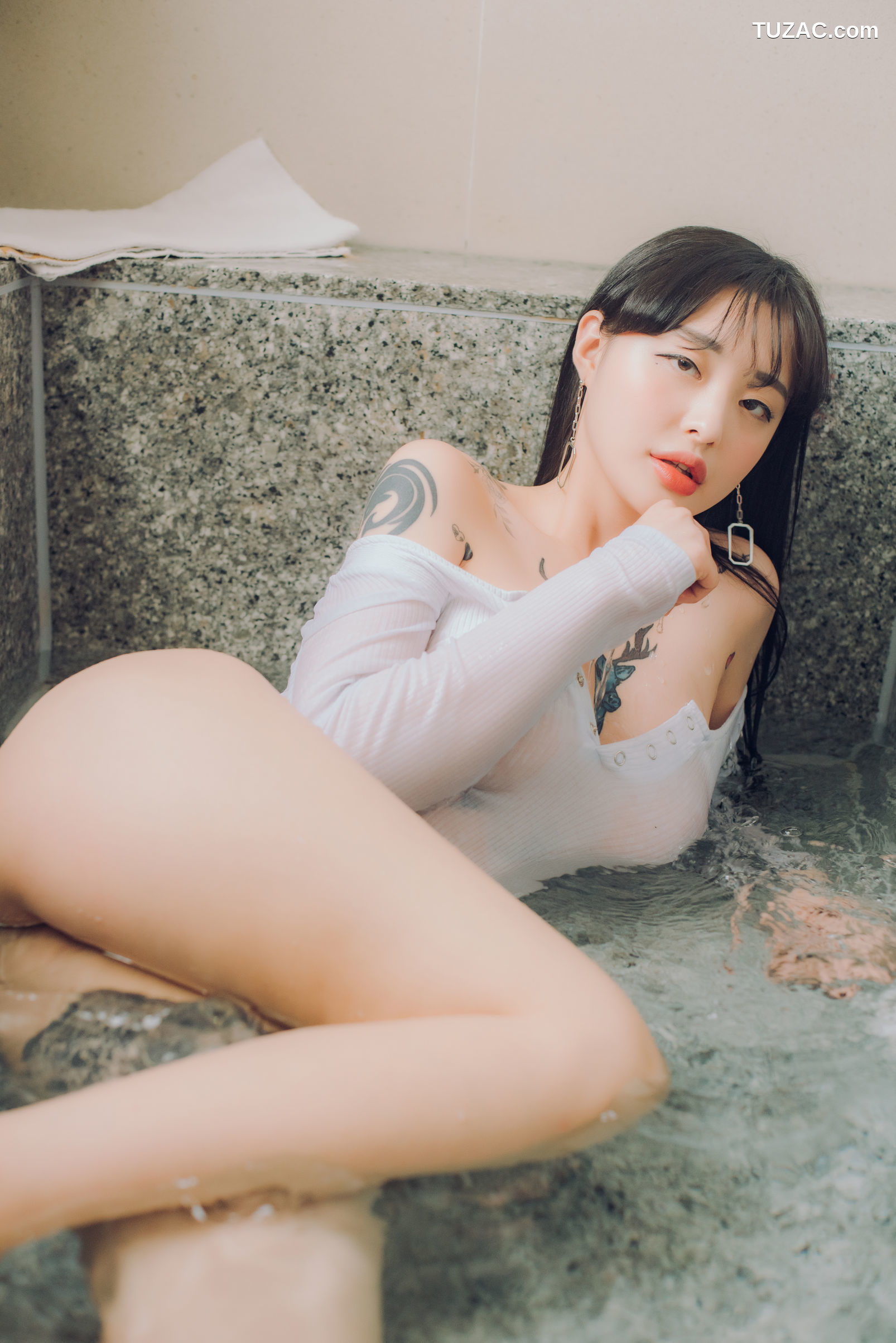 韩国美女-Seolhwa-白色死库水浴室湿身-Pure-Media-Vol.064