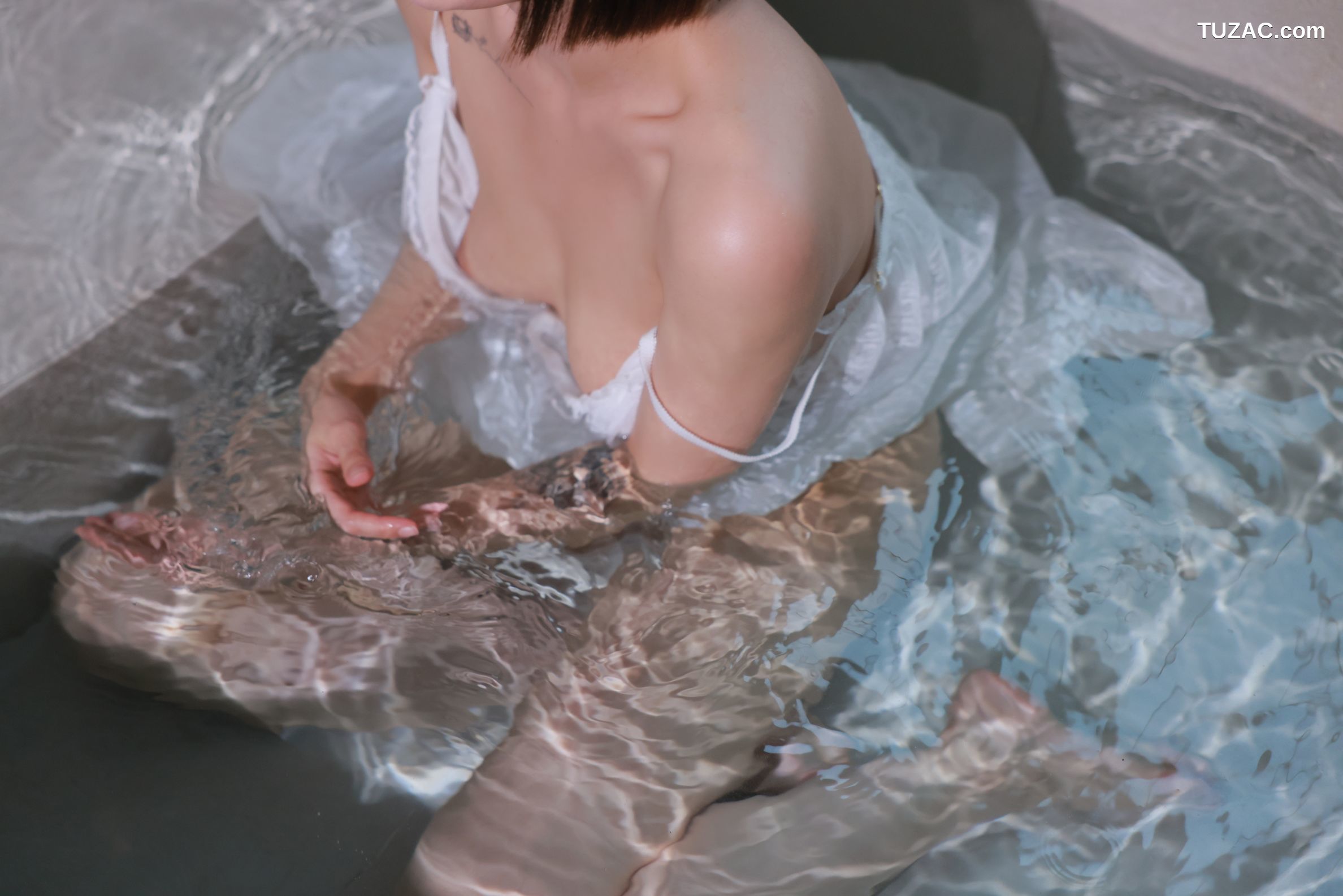 韩国美女-Yuze-白色吊带睡衣-OASIS-SWEETBOX-Vol.35