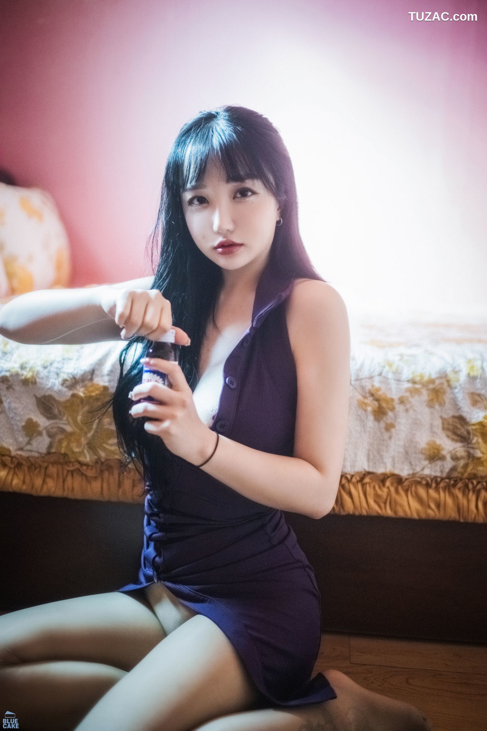 韩国美女-孙乐乐-Son-YeEun-无内裤露出-Nude-No-Panty-BLUECAKE