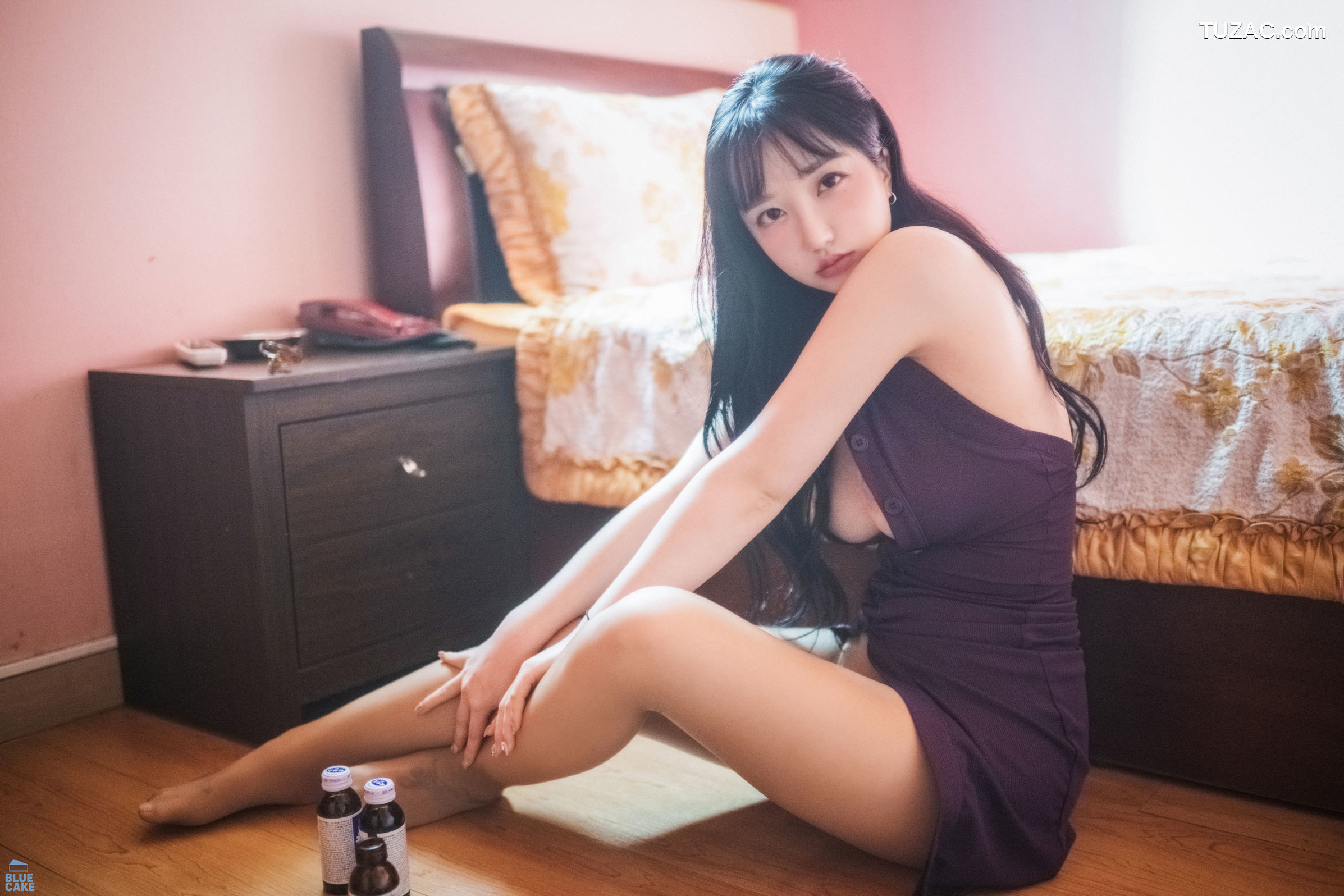 韩国美女-孙乐乐-Son-YeEun-无内裤露出-Nude-No-Panty-BLUECAKE