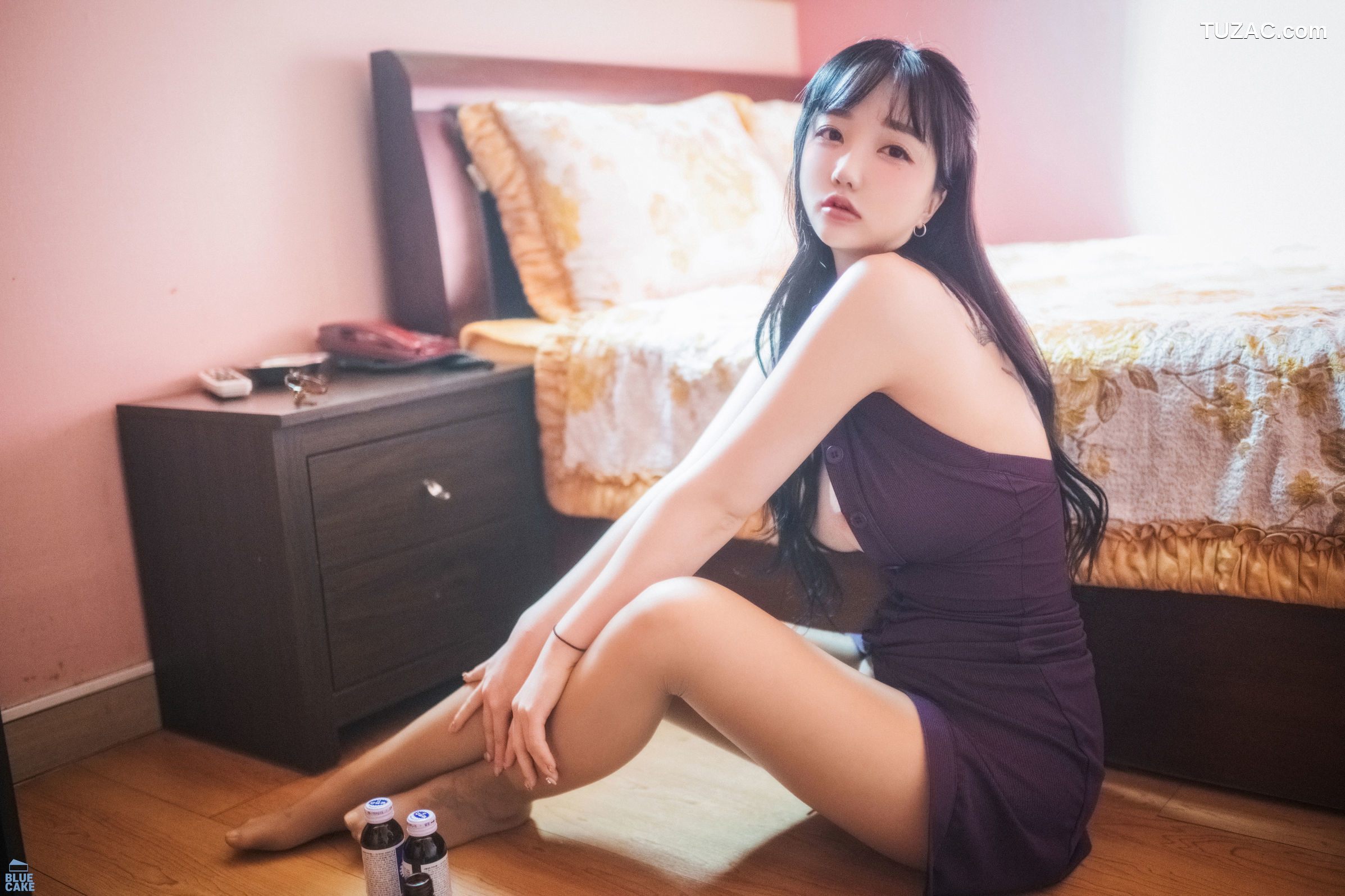 韩国美女-孙乐乐-Son-YeEun-无内裤露出-Nude-No-Panty-BLUECAKE