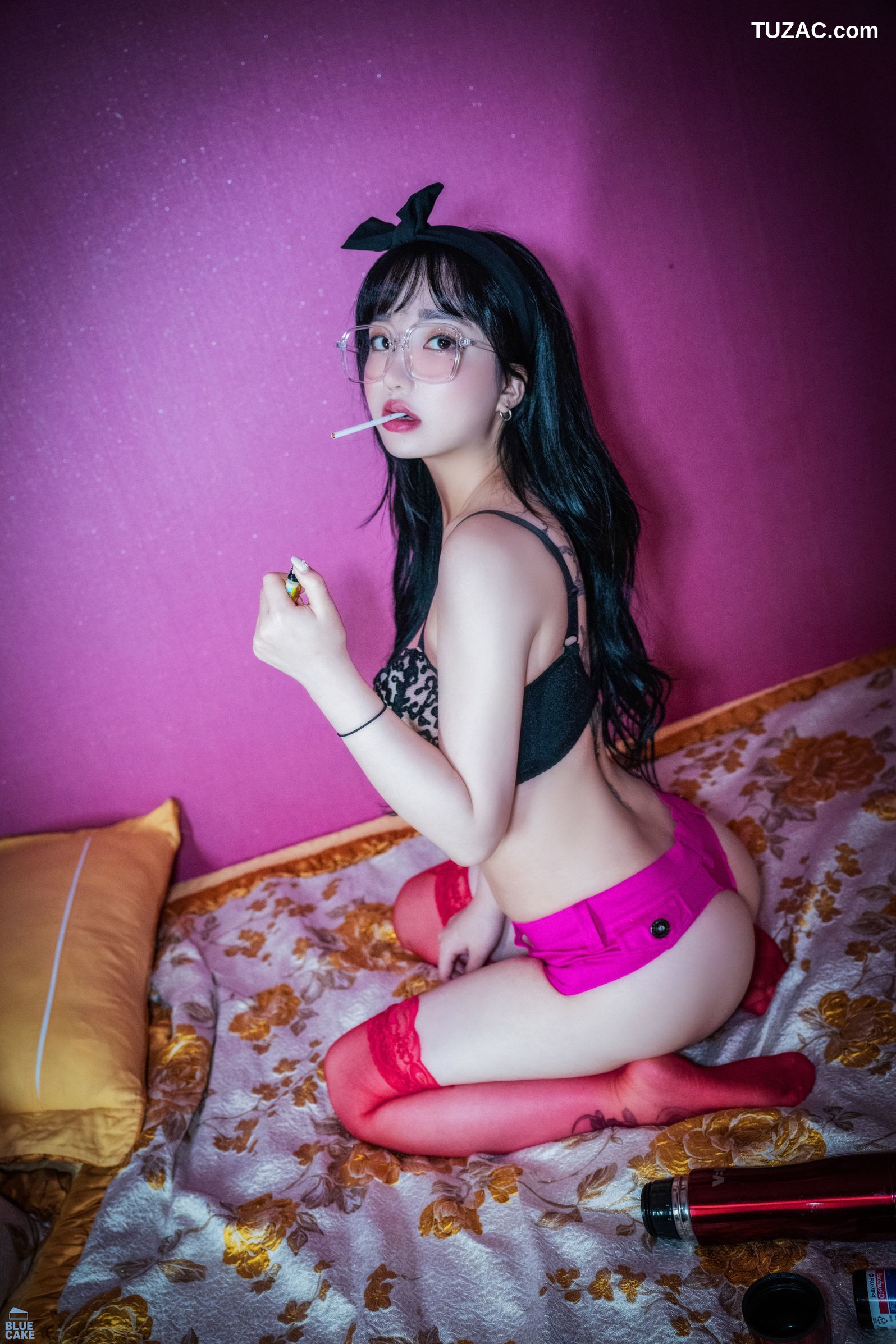 韩国美女-孙乐乐-Son-YeEun-无内裤露出-Nude-No-Panty-BLUECAKE