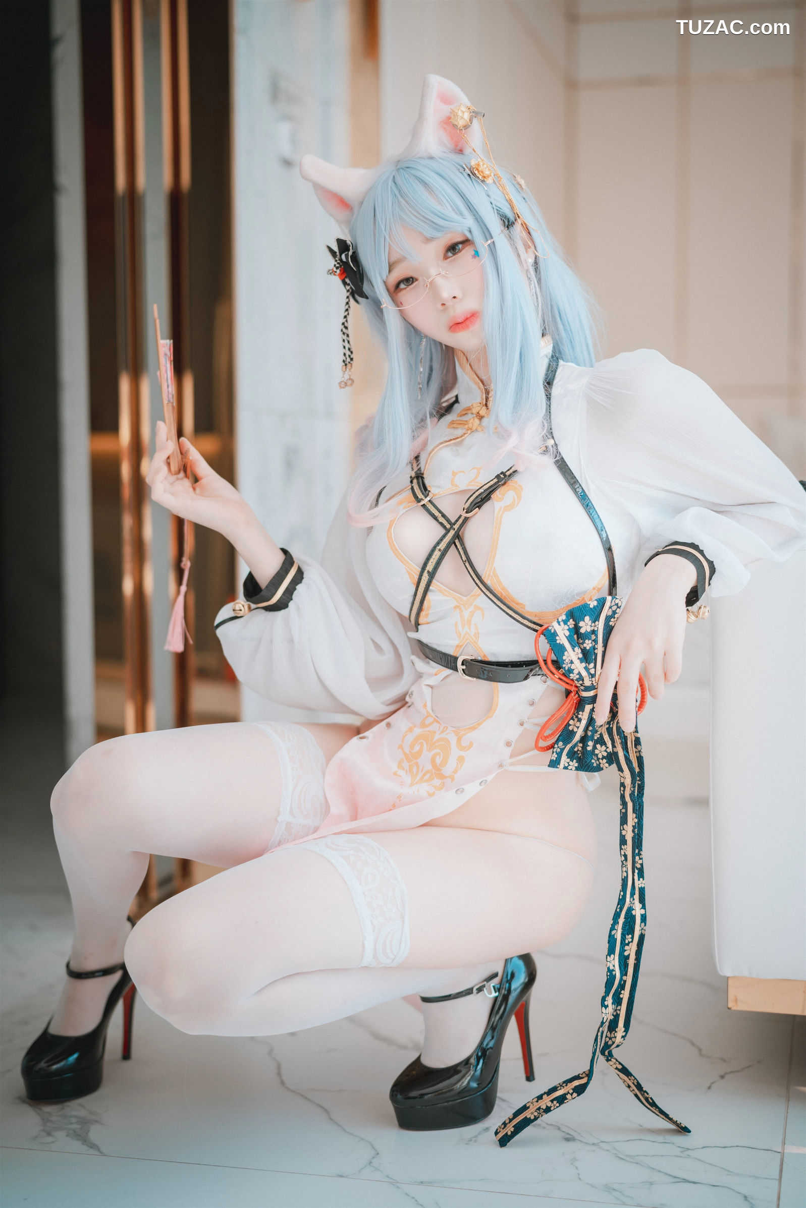 韩国美女-斑比-Bambi-밤비-穿旗袍的猫耳少女-Le-Chat-Porte-un-Qípáo-DJAWA