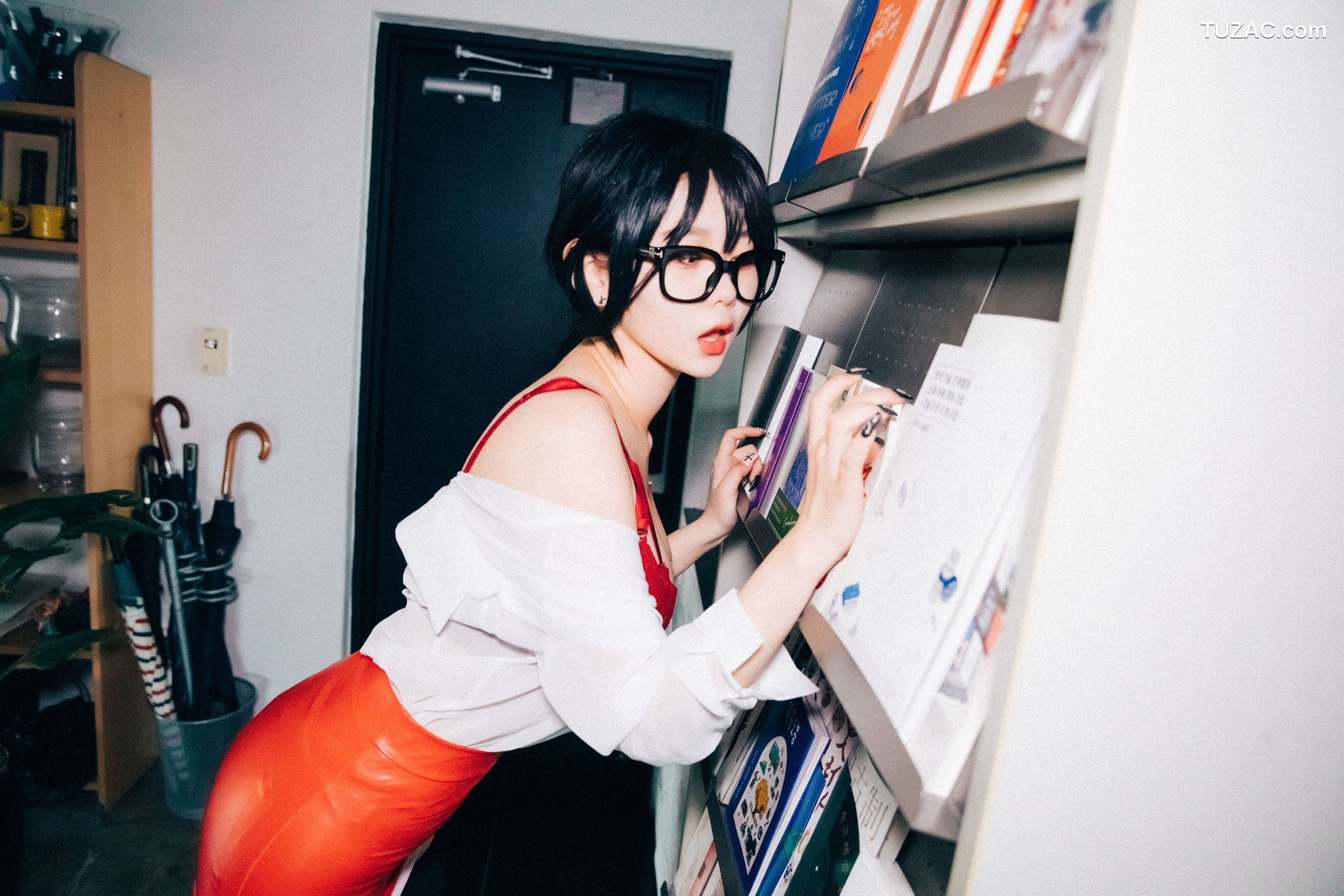 韩国美女-琪雅-Zia-办公室性奴-Office-slave-Loozy-诱惑卷