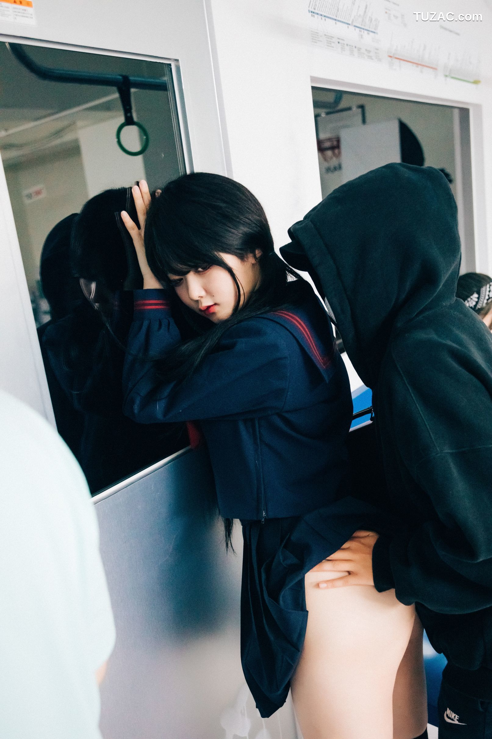 韩国美女-琪雅-Zia-地铁-完整版-Subway-Full-Ver-Loozy