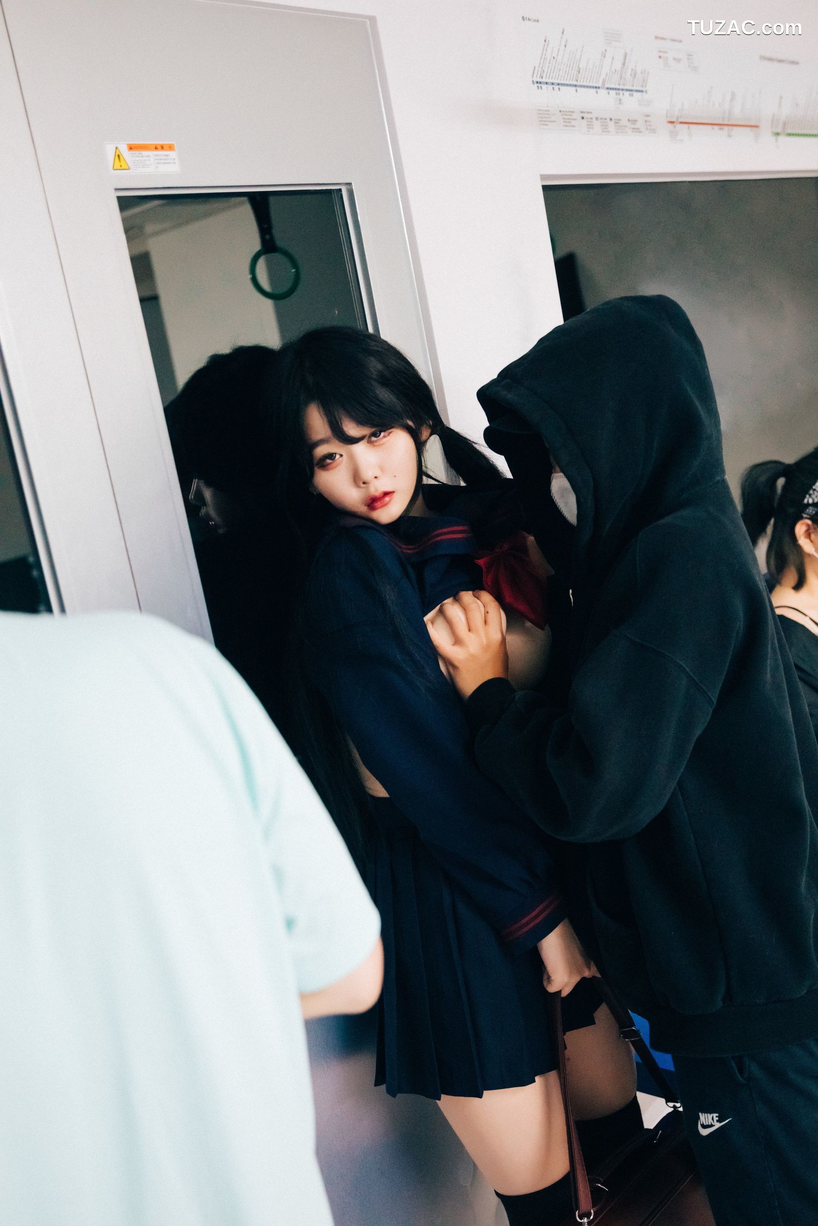 韩国美女-琪雅-Zia-地铁-完整版-Subway-Full-Ver-Loozy