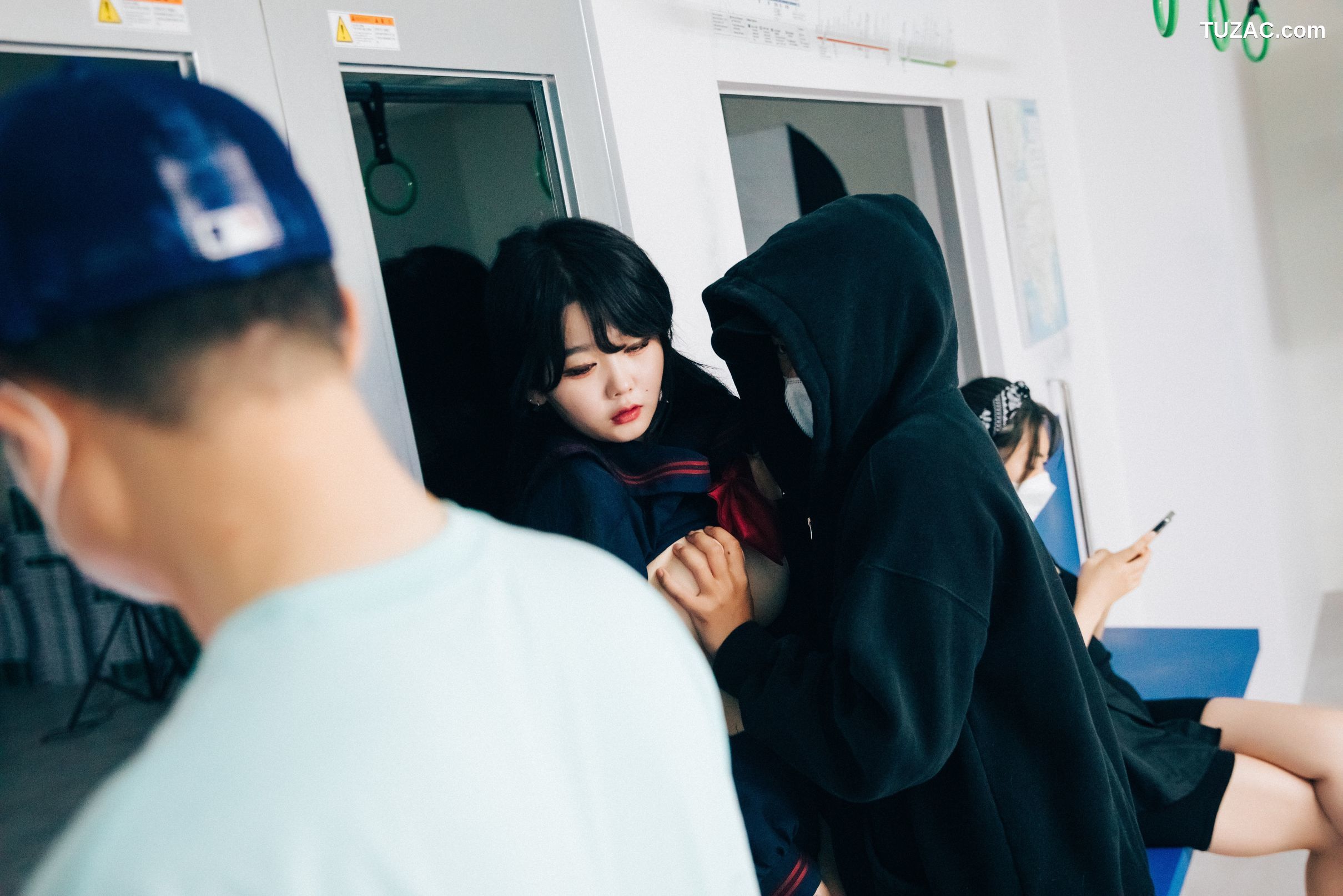 韩国美女-琪雅-Zia-地铁-完整版-Subway-Full-Ver-Loozy