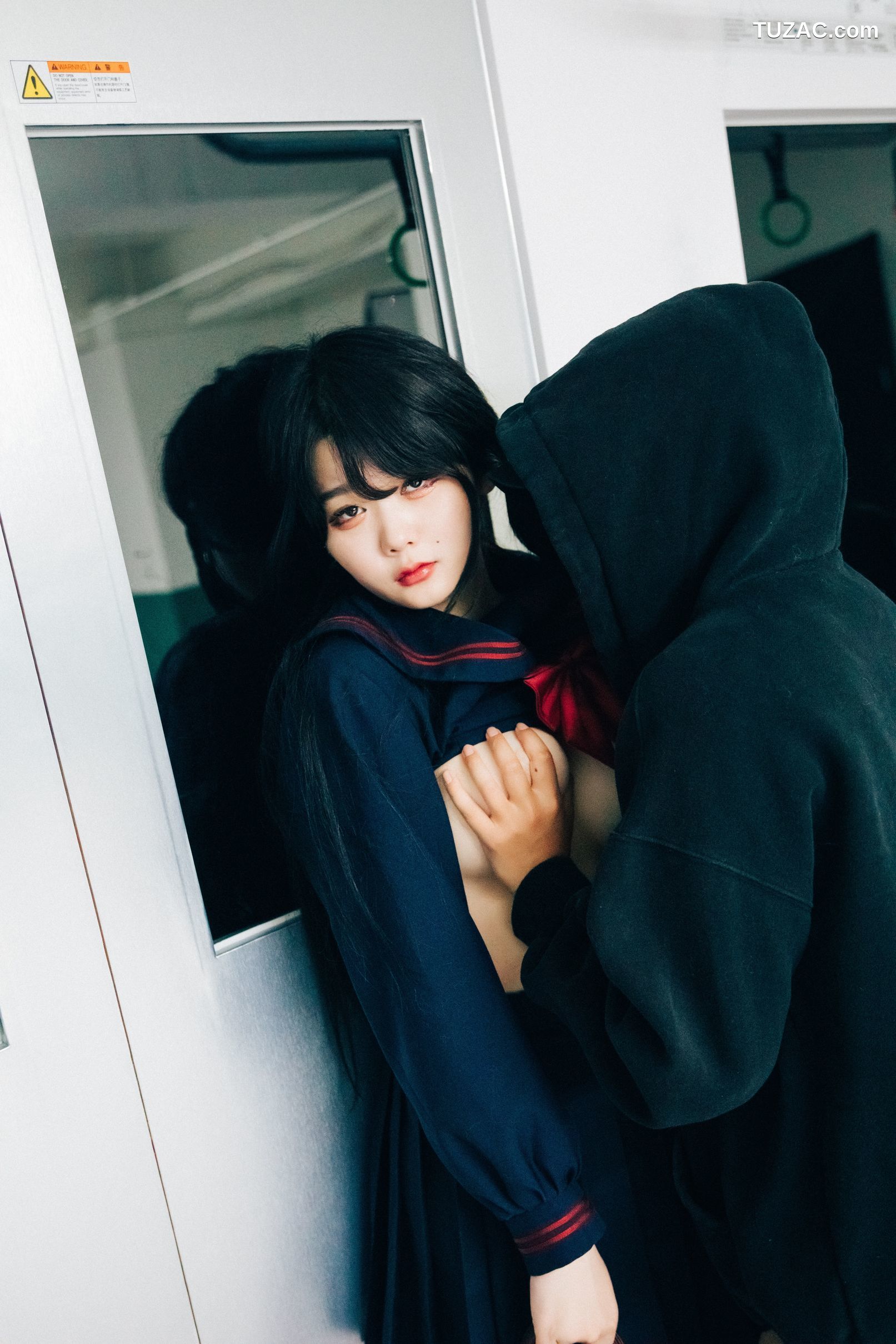 韩国美女-琪雅-Zia-地铁-完整版-Subway-Full-Ver-Loozy